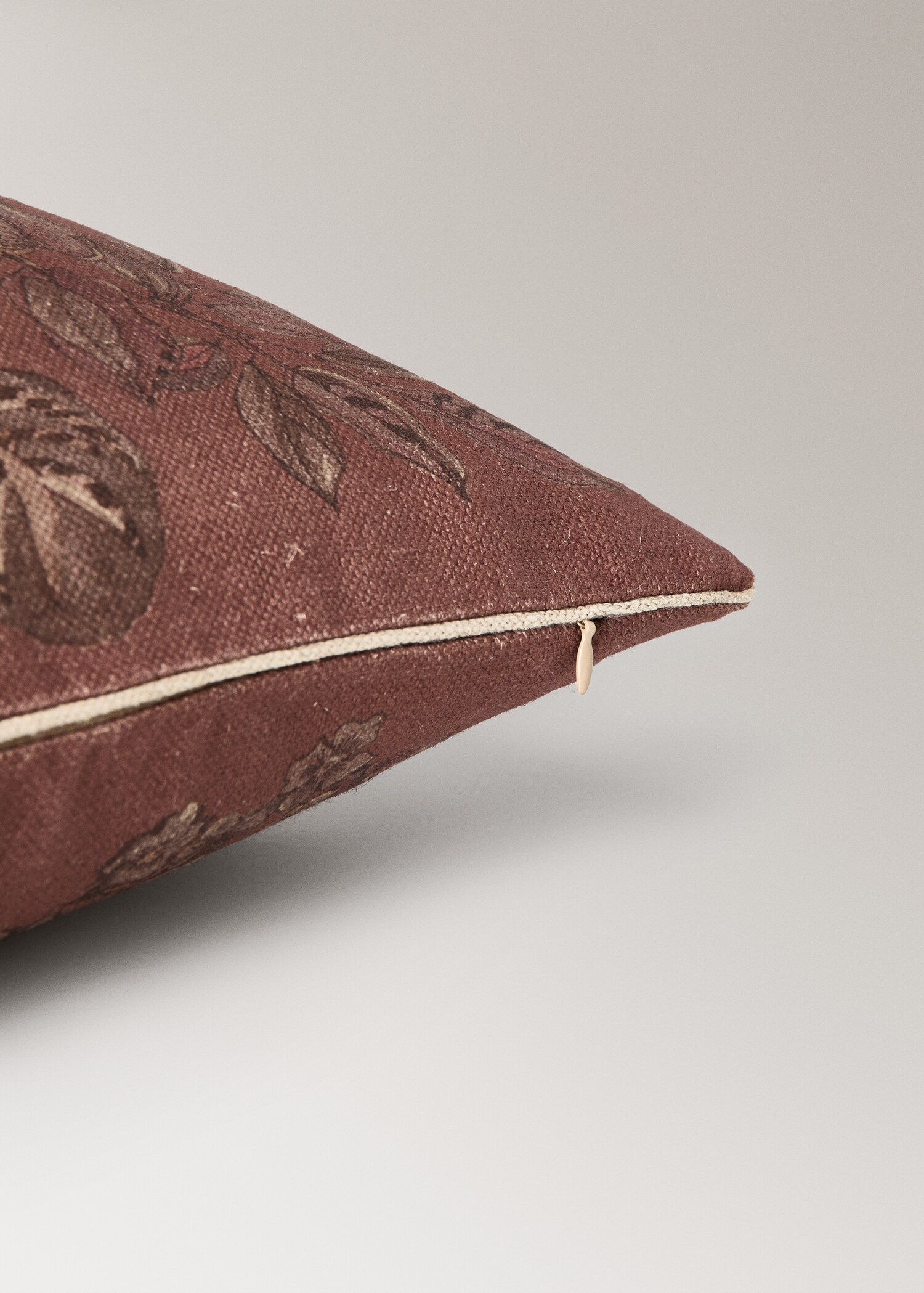 Flower print linen cushion cover 50x50 cm - Details of the article 1
