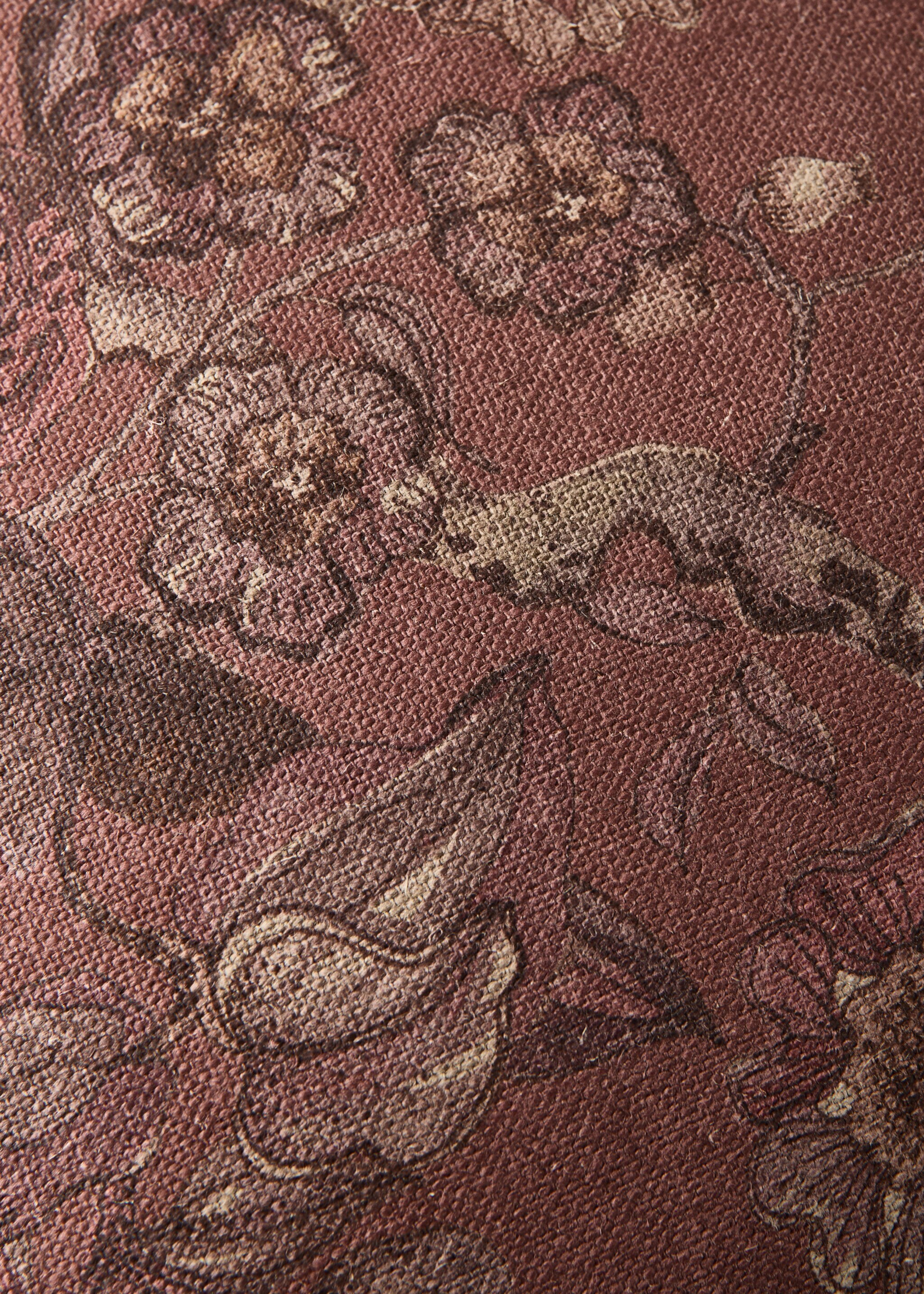 Linen floral-print cushion cover 50x50 cm - Details of the article 3, Cherry. Ref: 17051592-00.