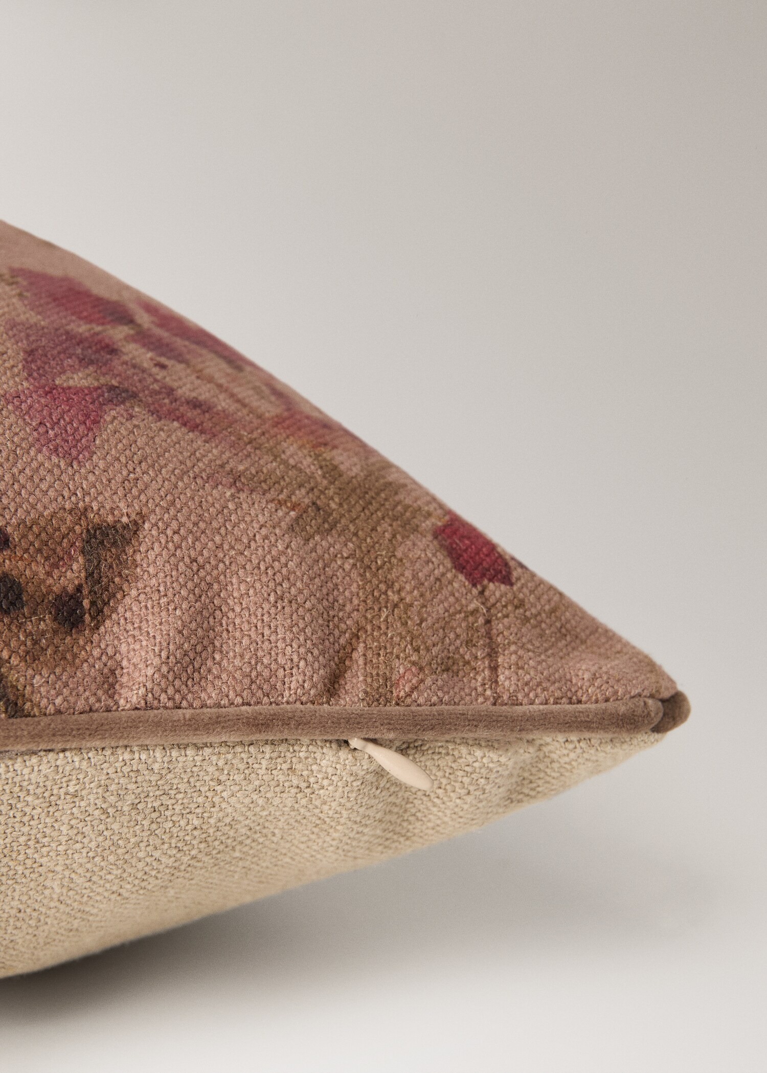 Linen floral-print cushion cover 50x50 cm - Details of the article 2