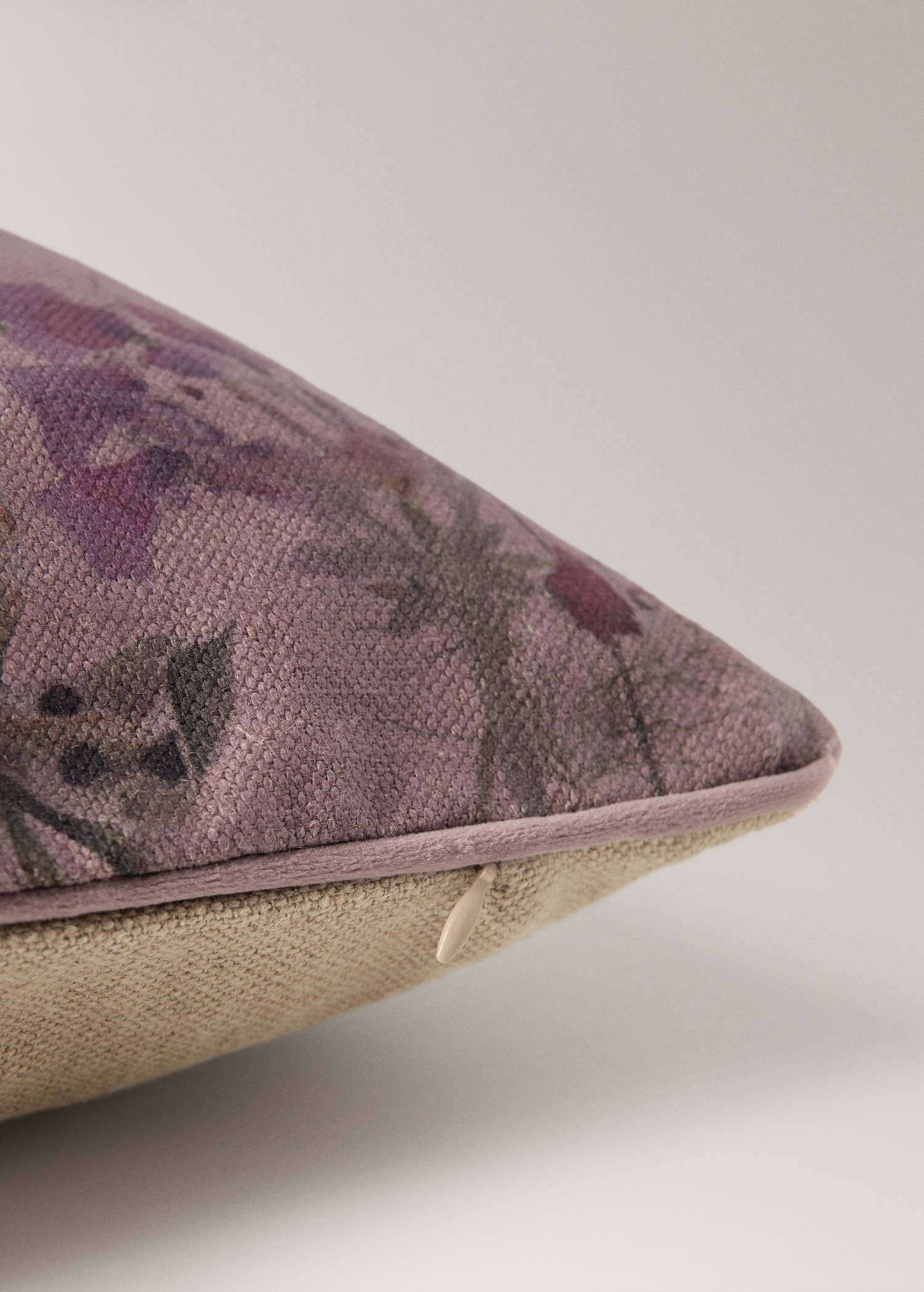 Linen floral-print cushion cover 50x50 cm - Details of the article 2