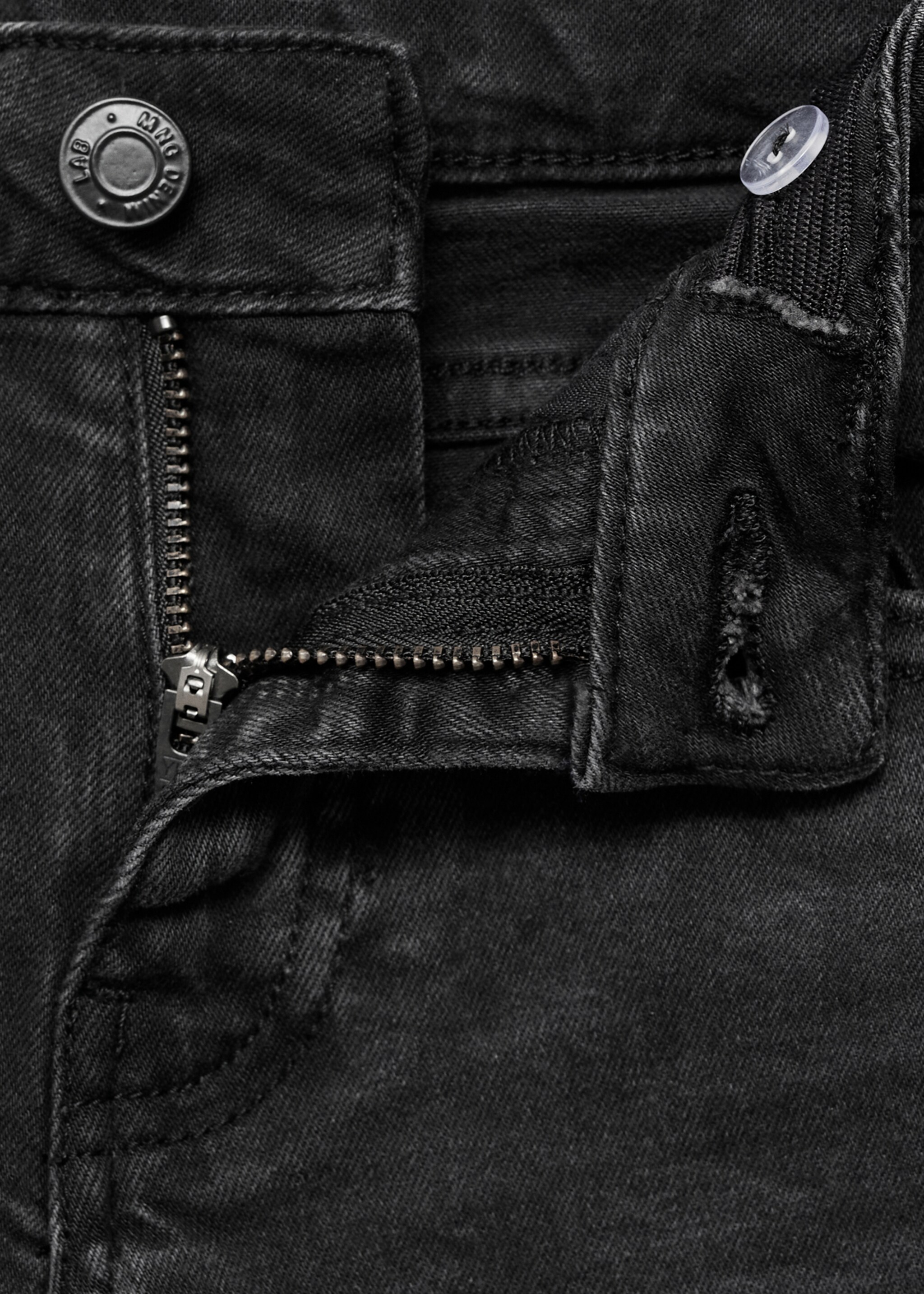 Skinny jeans - Details of the article 8, Black denim. Ref: 17052029-00.