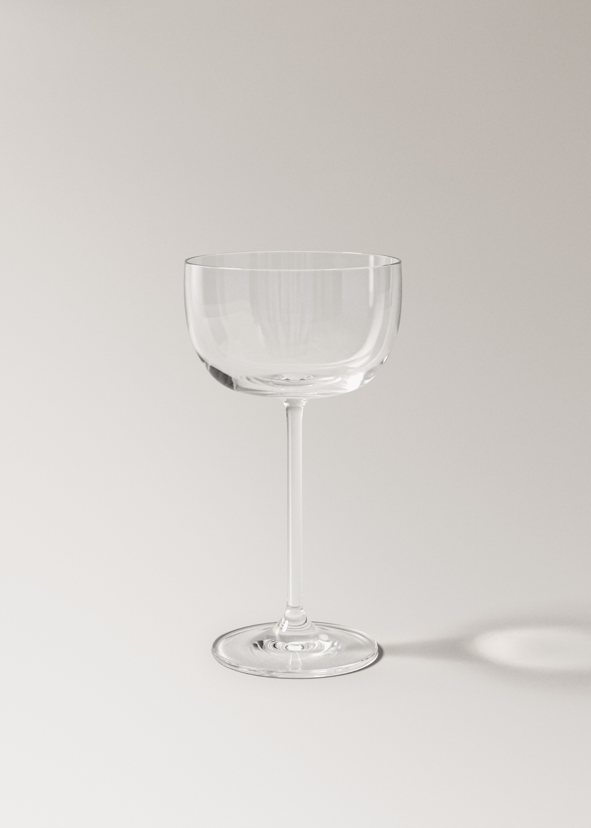 Verre à vin en cristal - Article sans modèle, Blanc cassé. Ref: 17052033-00.