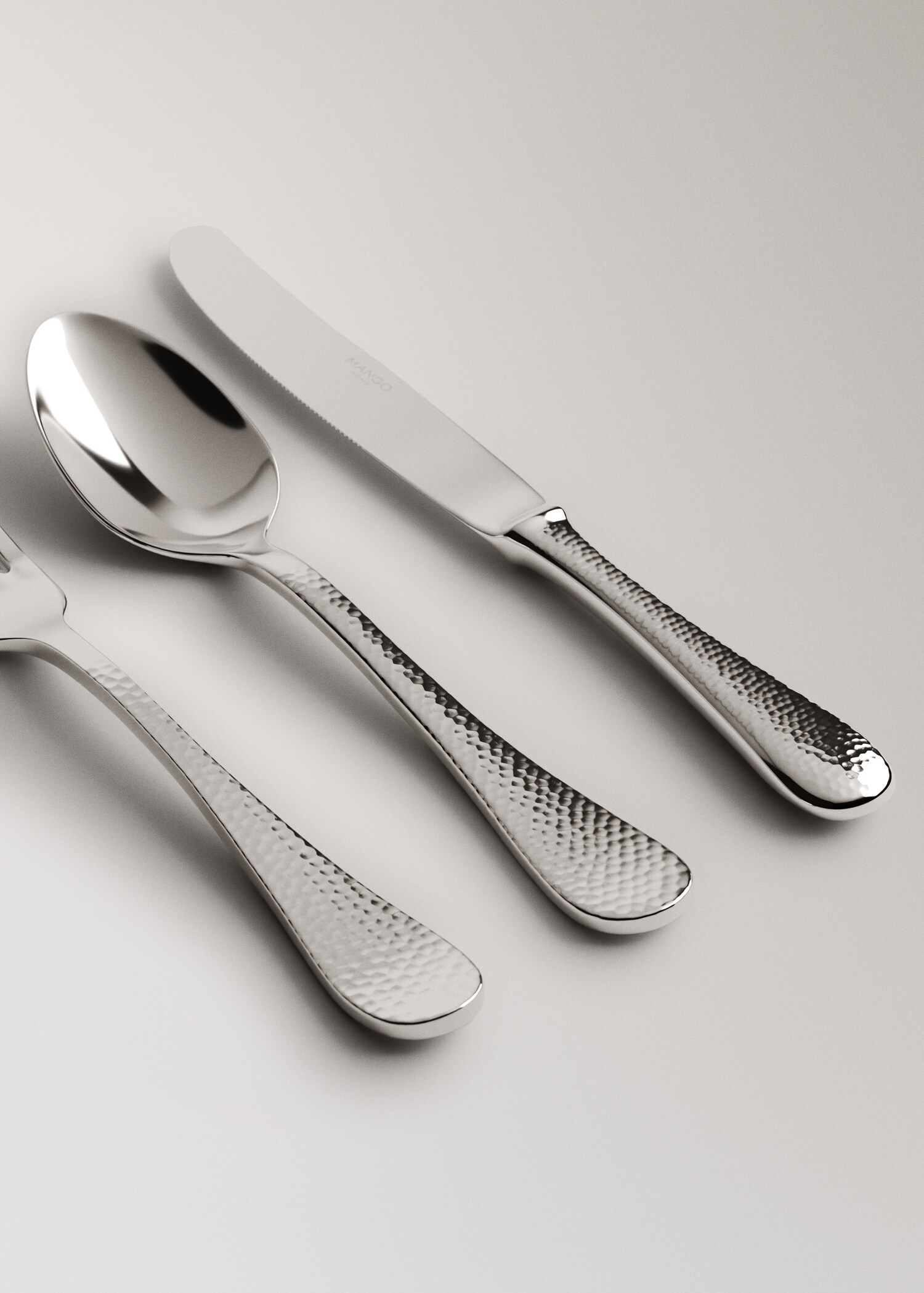 Three-piece hammered stainless steel cutlery set - Detail van het artikel 2