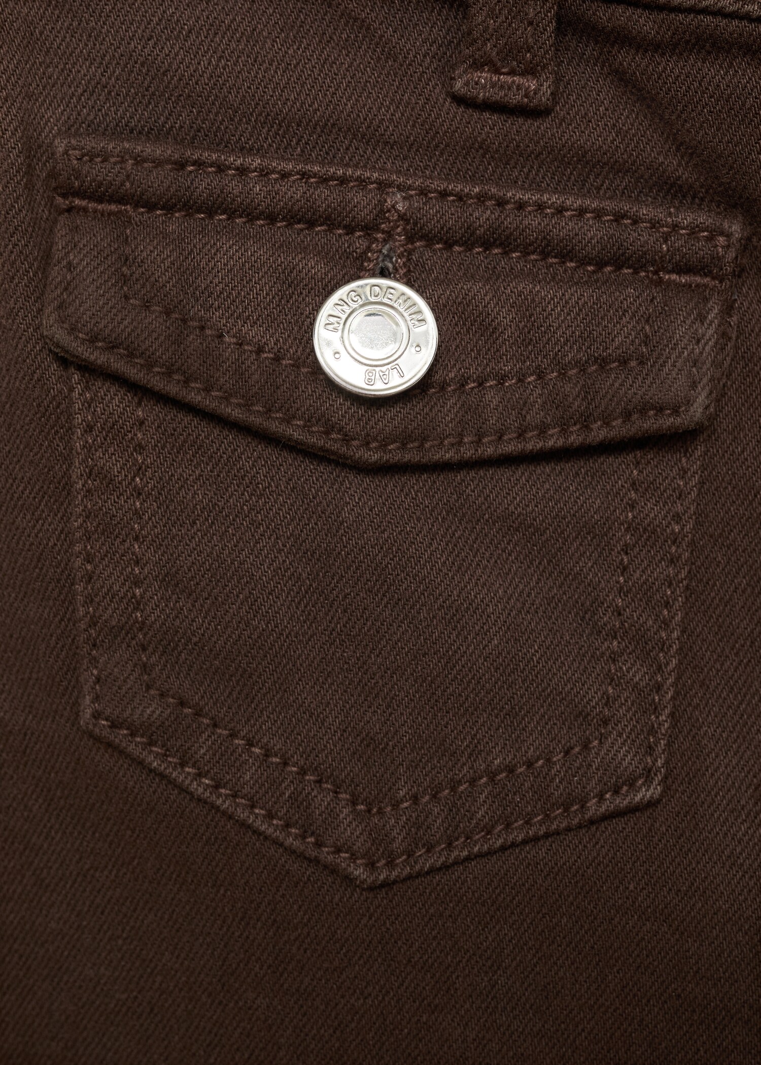Flared jeans with pocket - Details of the article 0