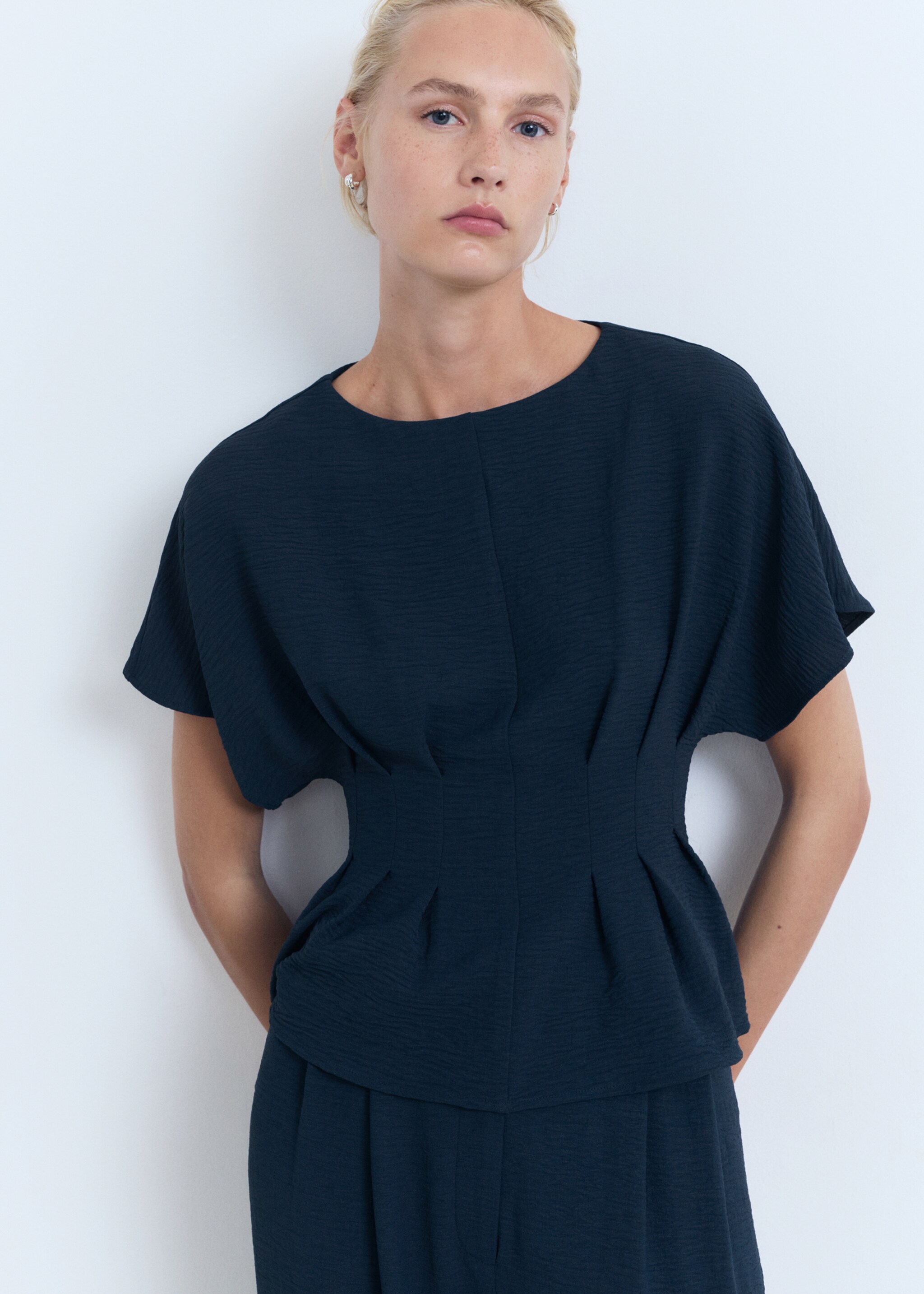 Short-sleeved peplum blouse - Medium plane