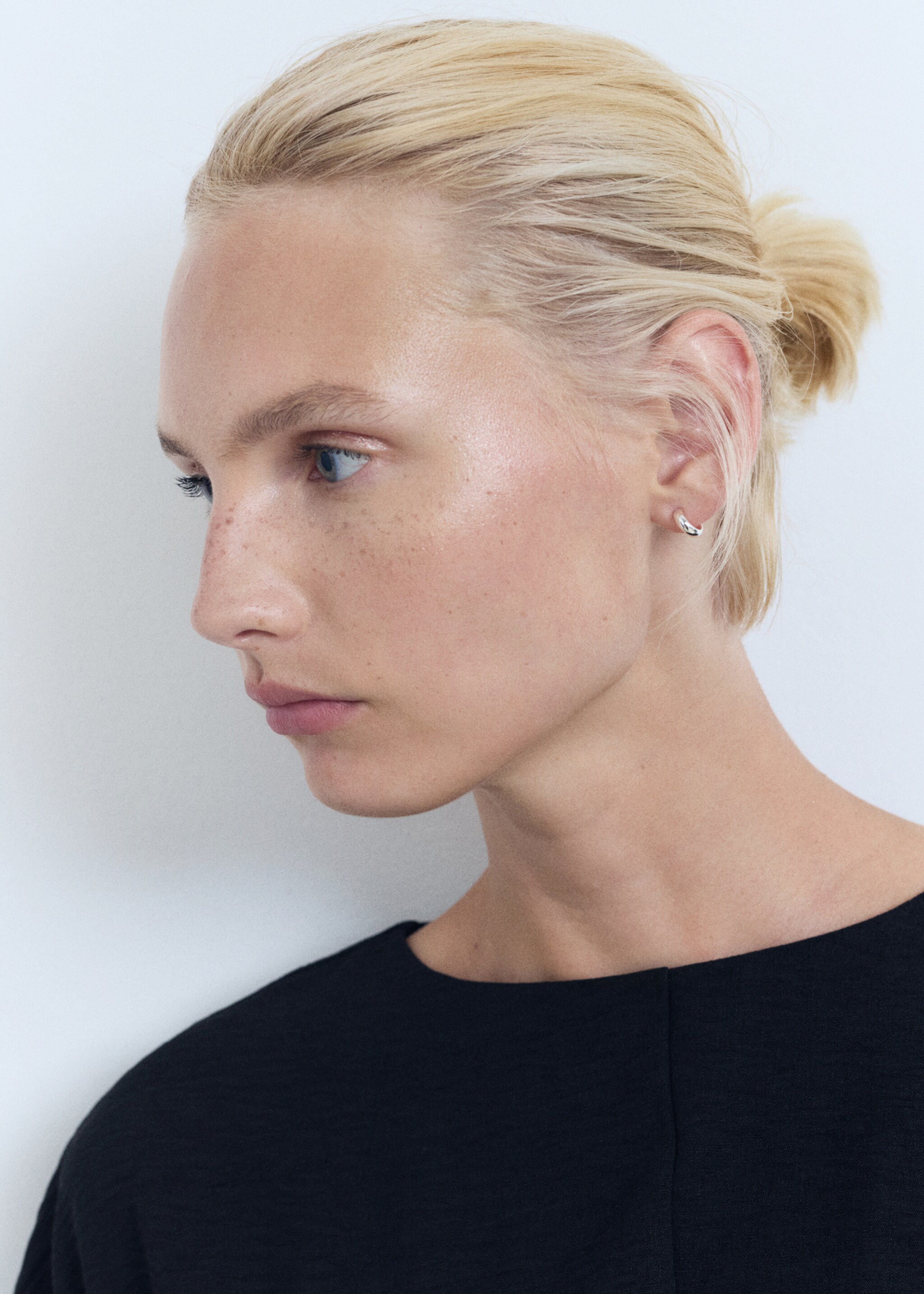 Short-sleeved peplum blouse - Details of the article 1