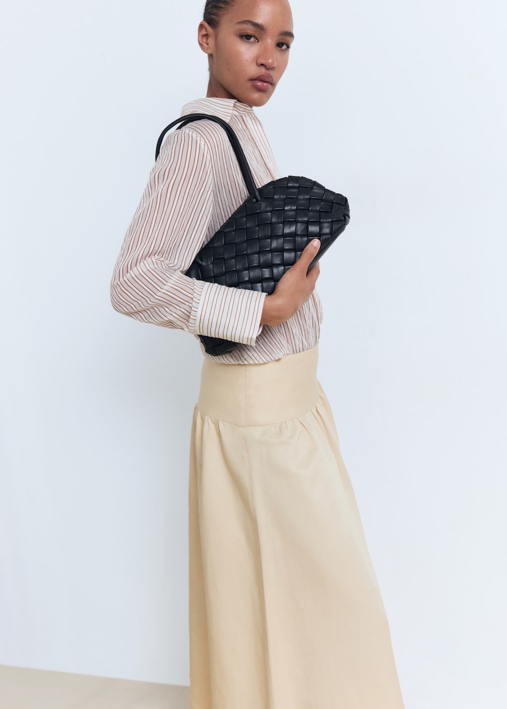 Midi-skirt with frayed ends
