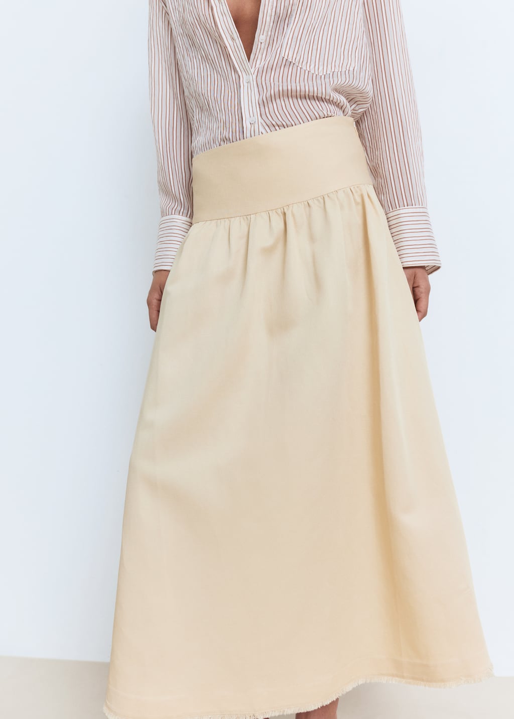 Midi-skirt with frayed ends