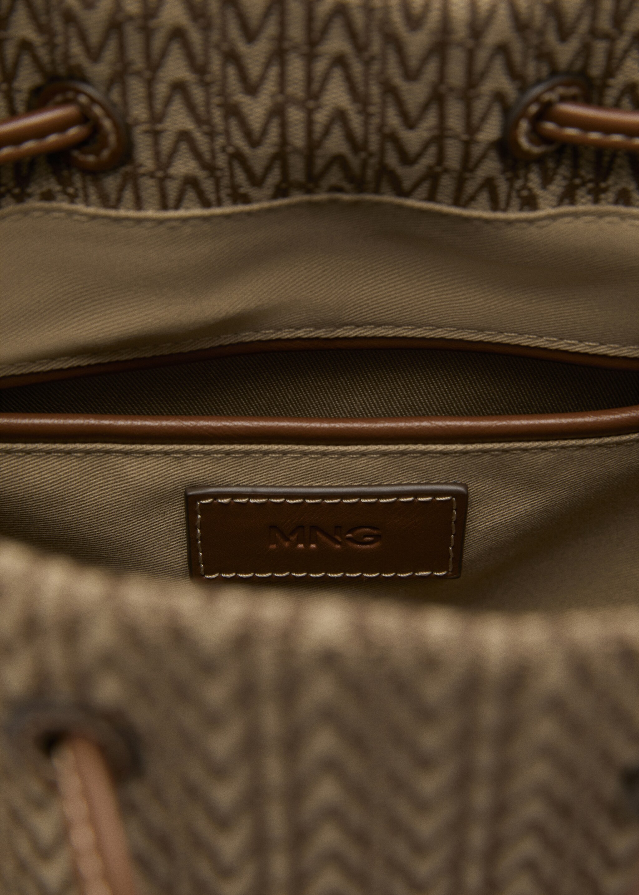 Bucket bag with printed logo - Details of the article 3