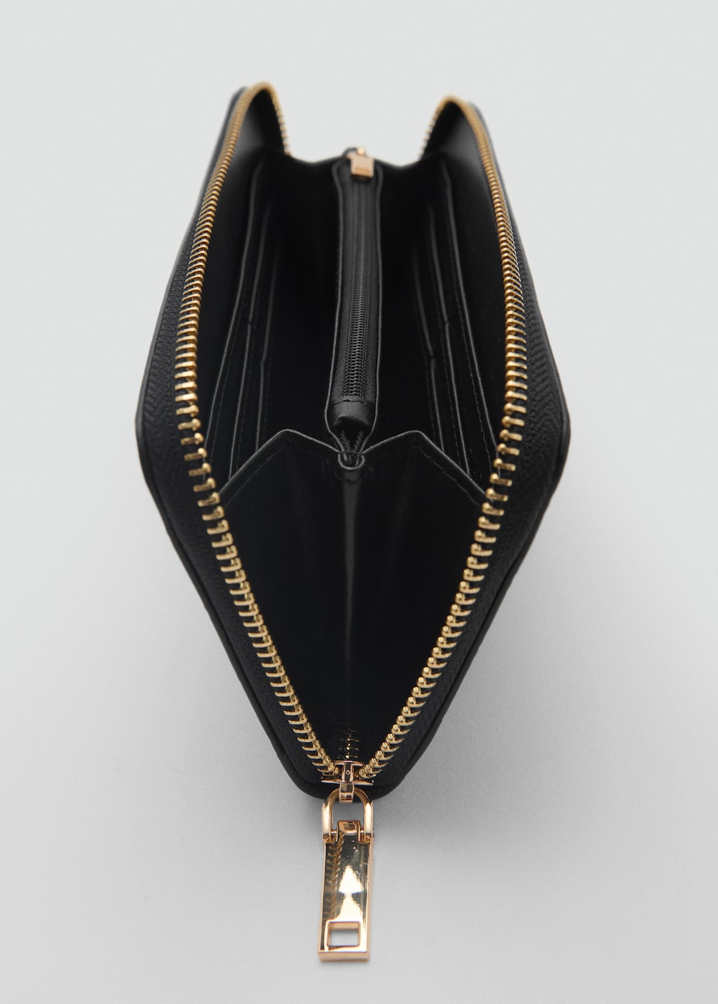 Large croc-effect wallet