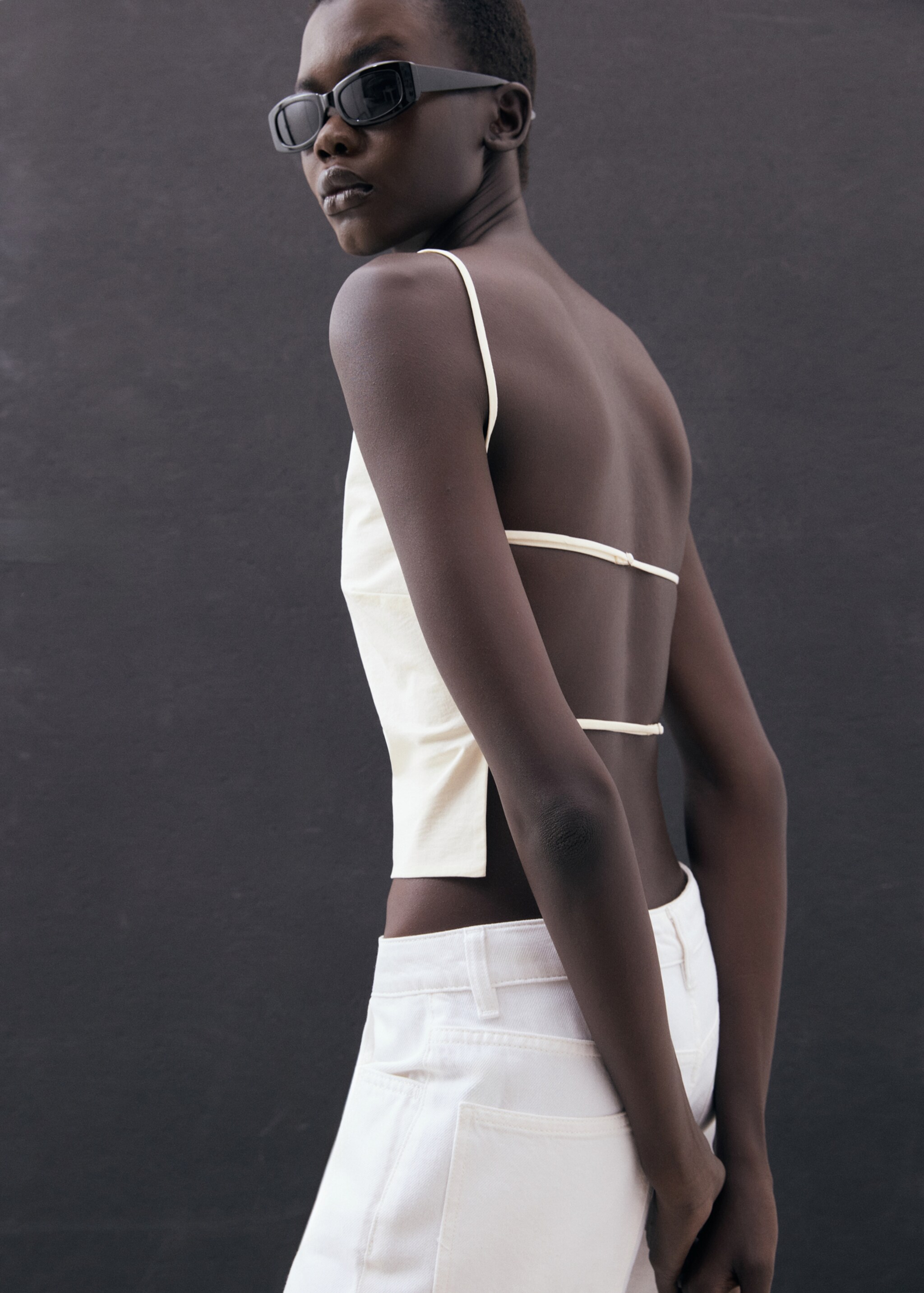 Open-back top - Details of the article 2