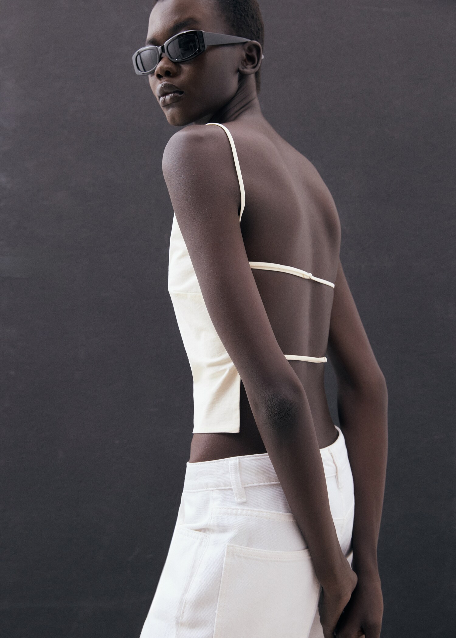 Open-back top - Details of the article 2