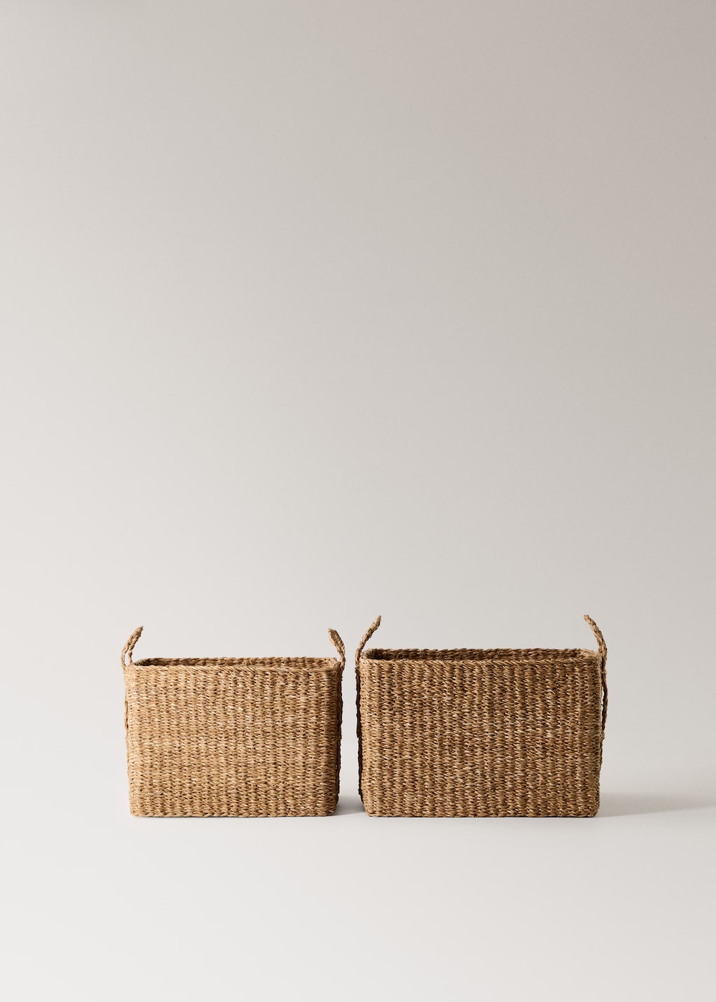 braided seagrass basket with handles
