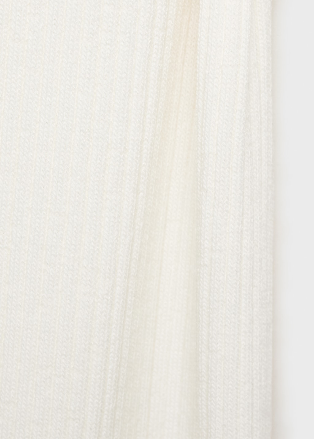 Ribbed dress with asymmetrical sleeves