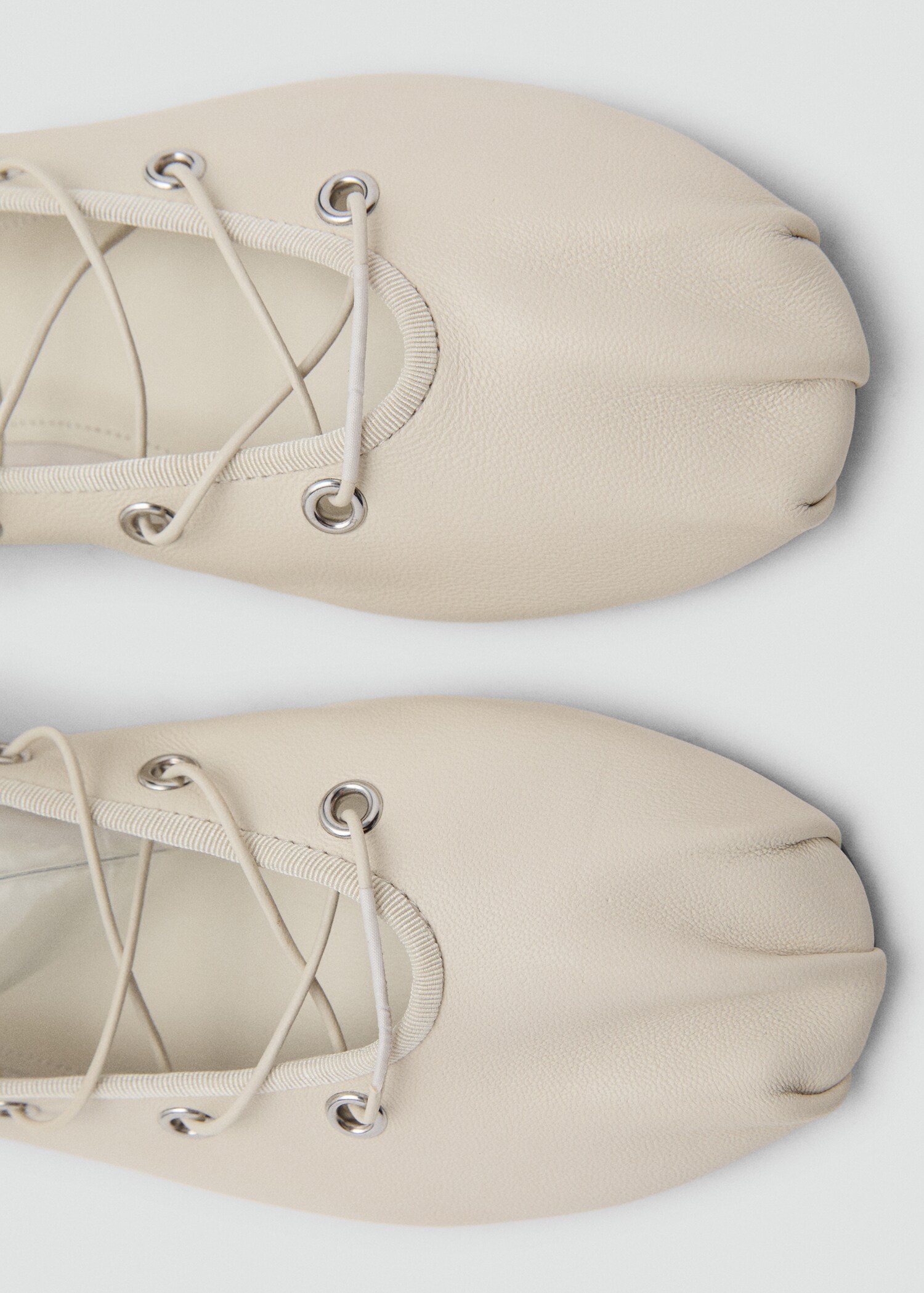 Leather ballet flats with crossed straps - Details of the article 1