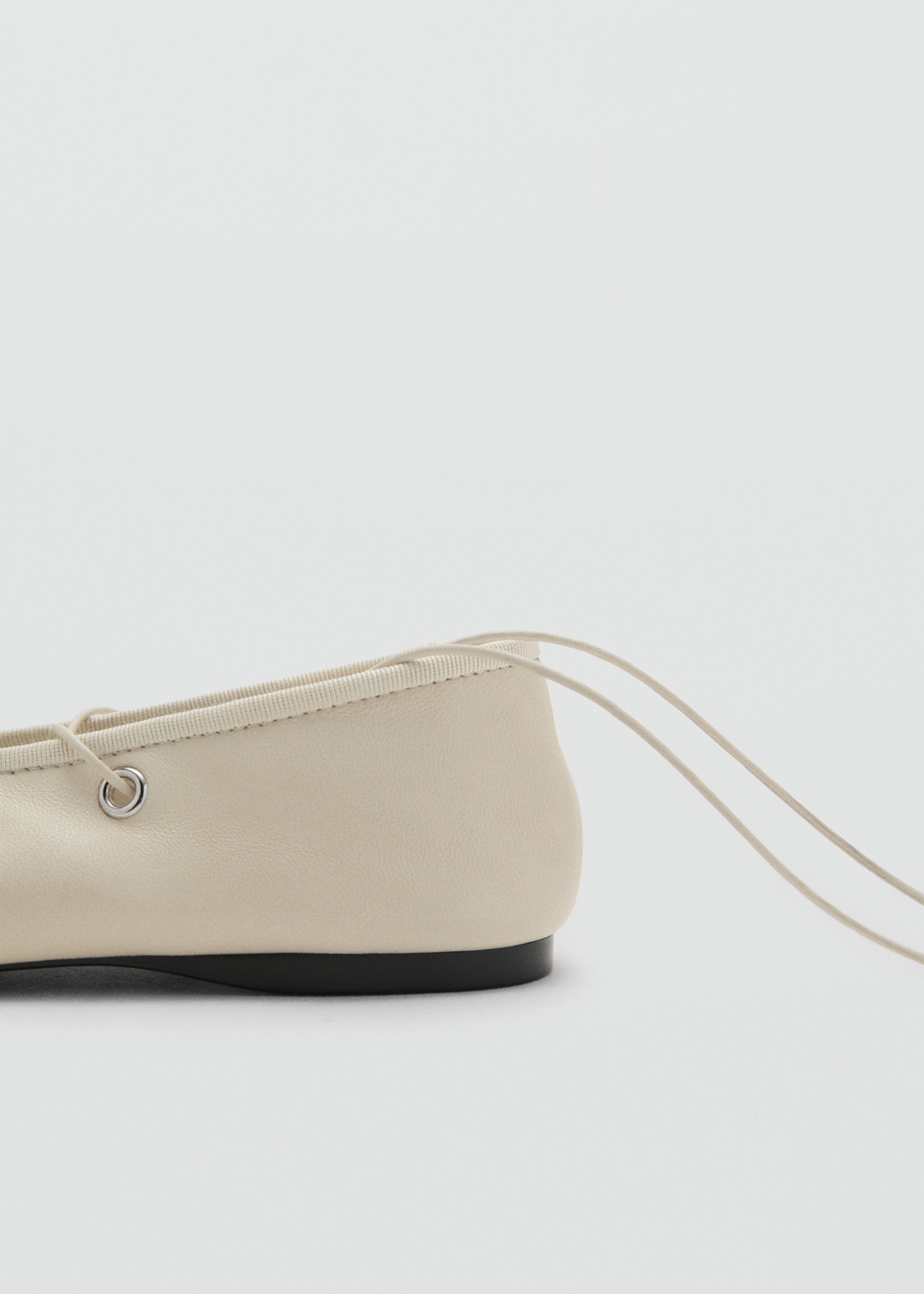 Leather ballet flats with crossed straps - Details of the article 2