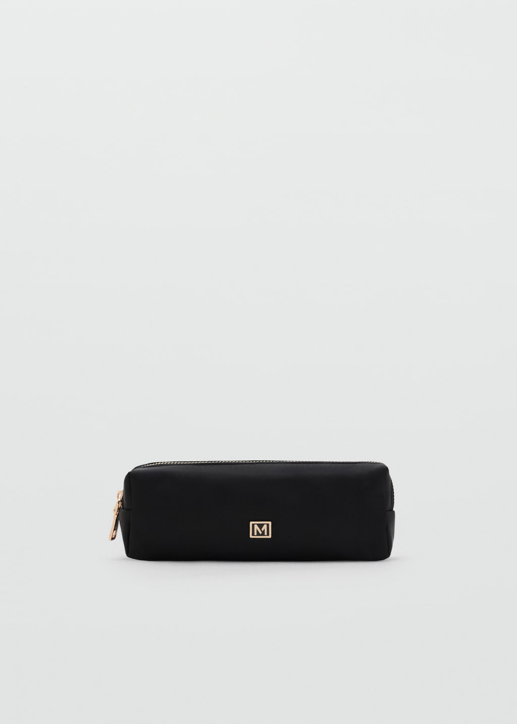 Nylon case with zip