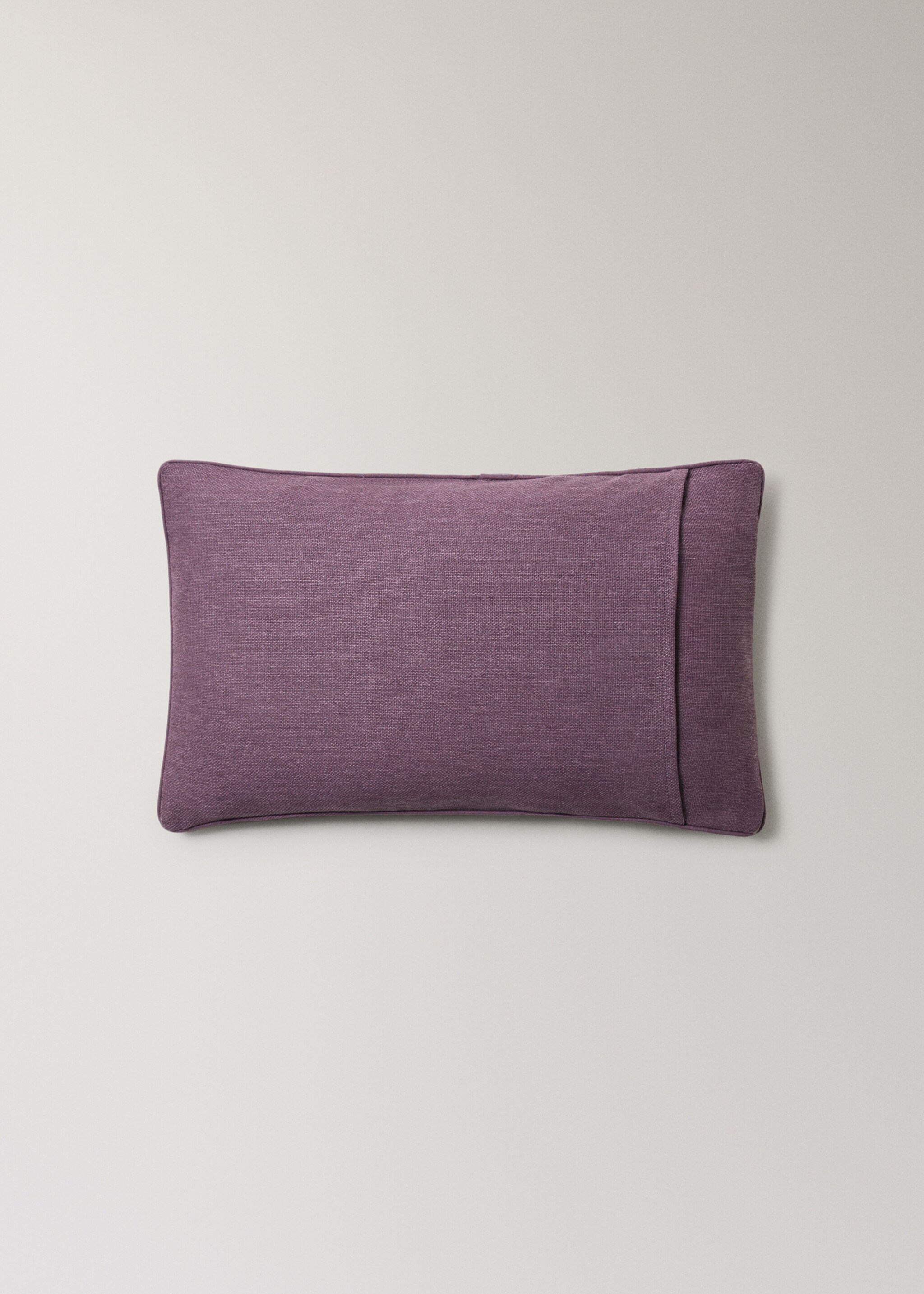 Piping cushion cover 30x50cm - Details of the article 1, Dark Red. Ref: 17053309-00.