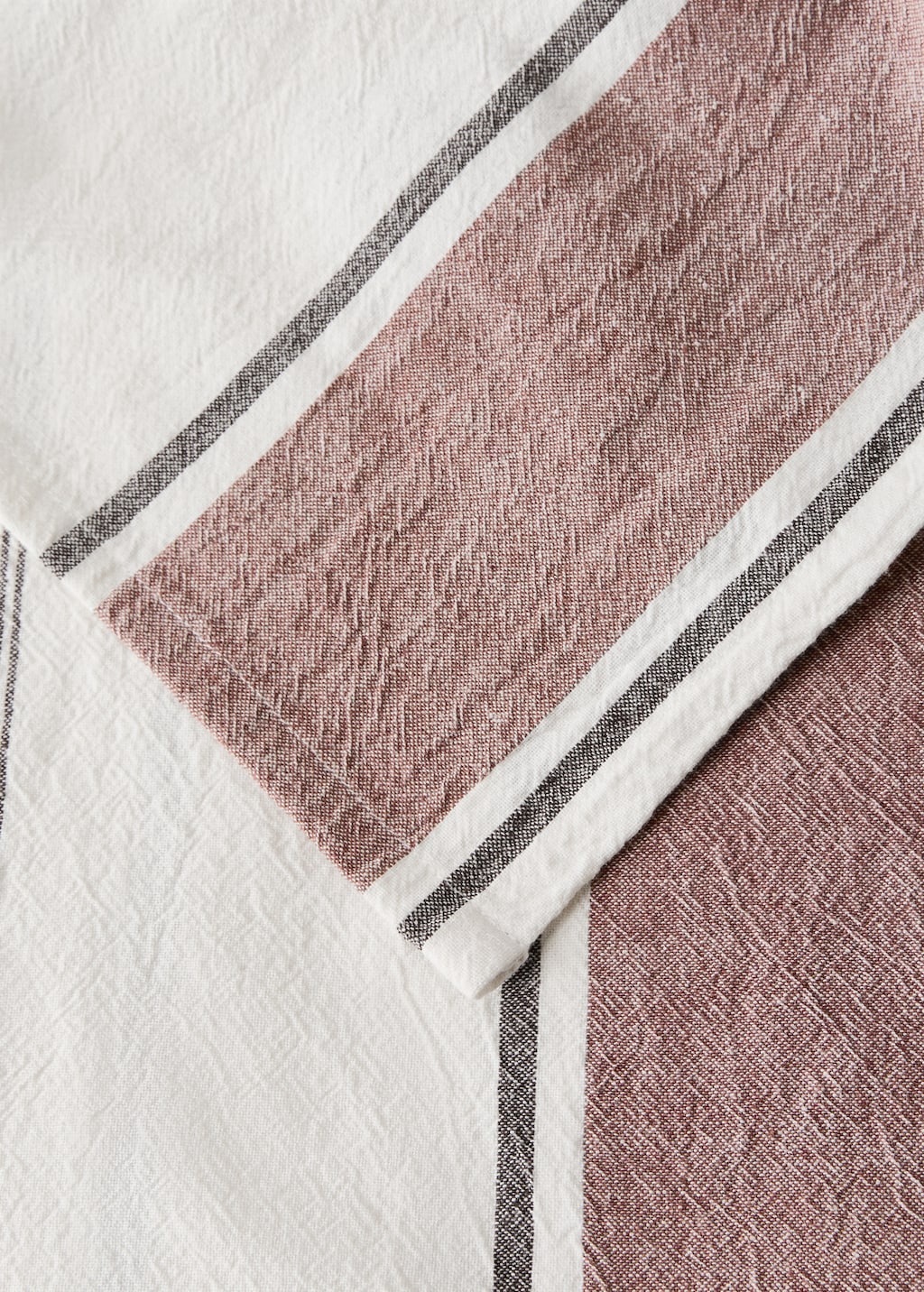 Cotton striped tablecloth for 8 to 10 diners