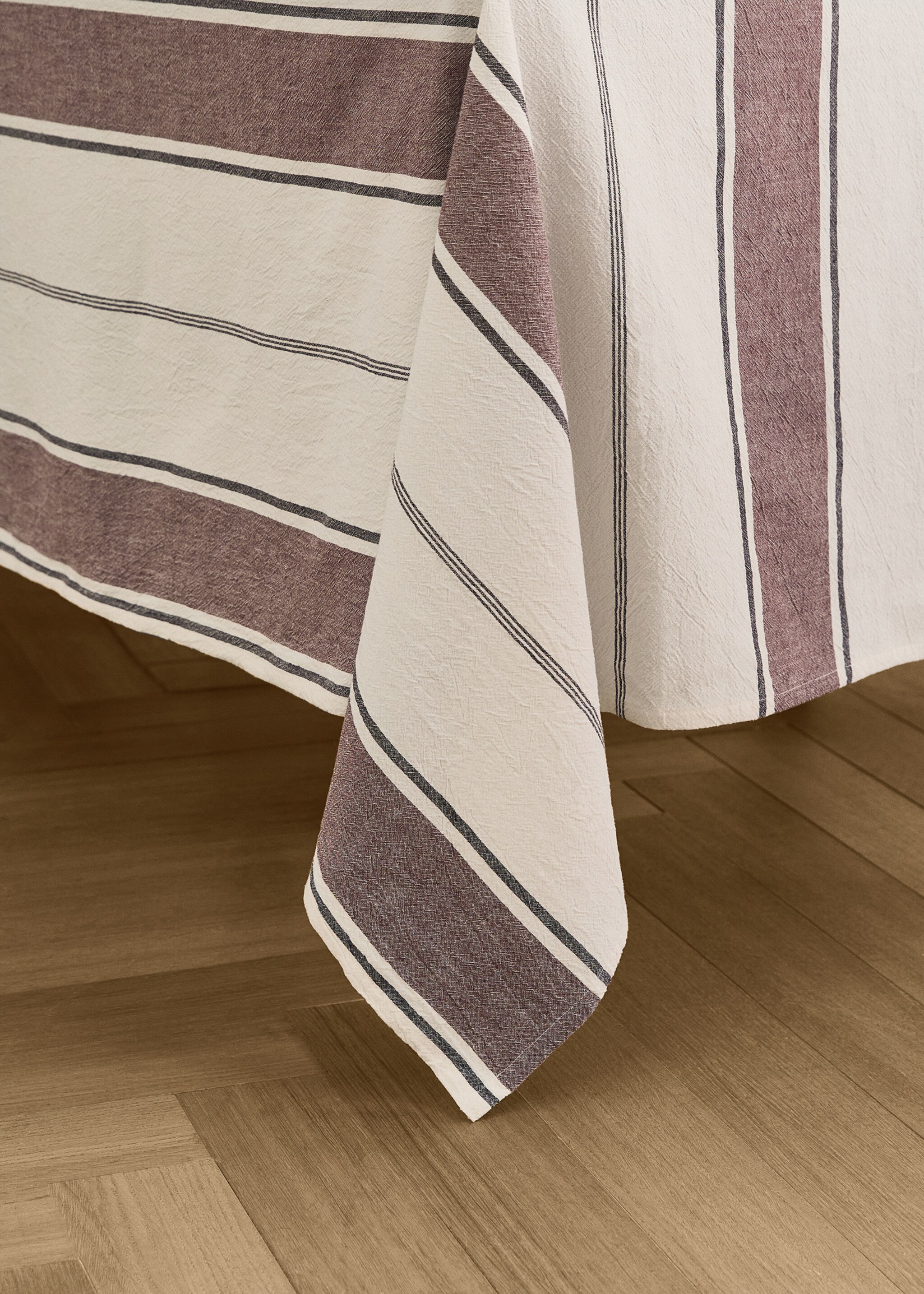 Cotton striped tablecloth for 8 to 10 diners - Details of the article 8, Brown. Ref: 17053321-00.