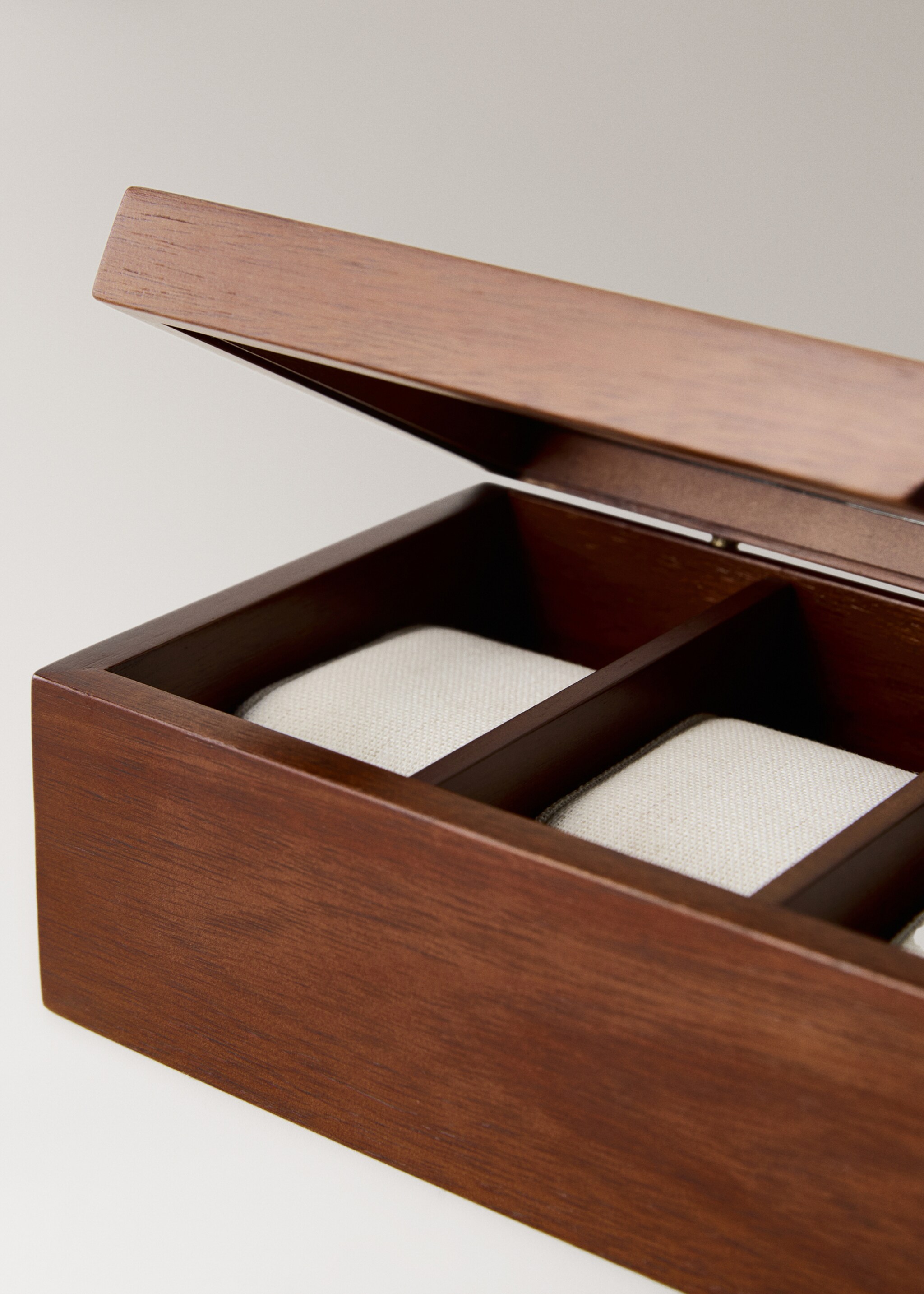Wooden jewellery box for watches - Details of the article 2, Brown. Ref: 17053323-00.