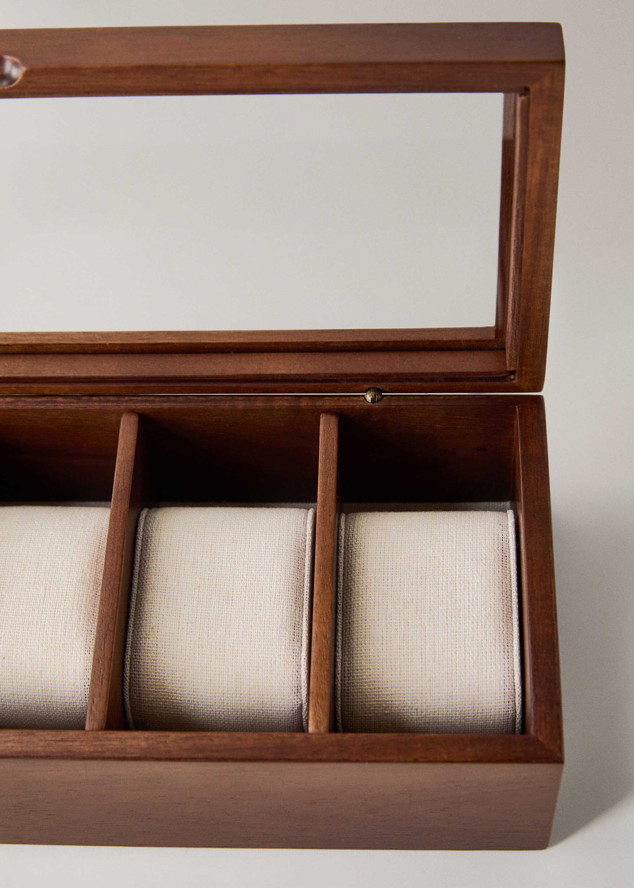 Wooden jewellery box for watches - Details of the article 3, Brown. Ref: 17053323-00.