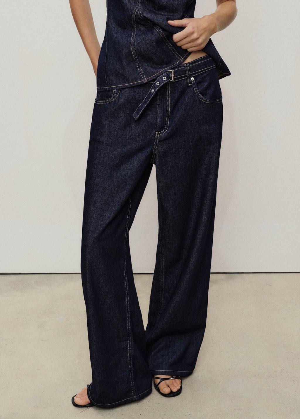Mango Straight-fit belt jeans