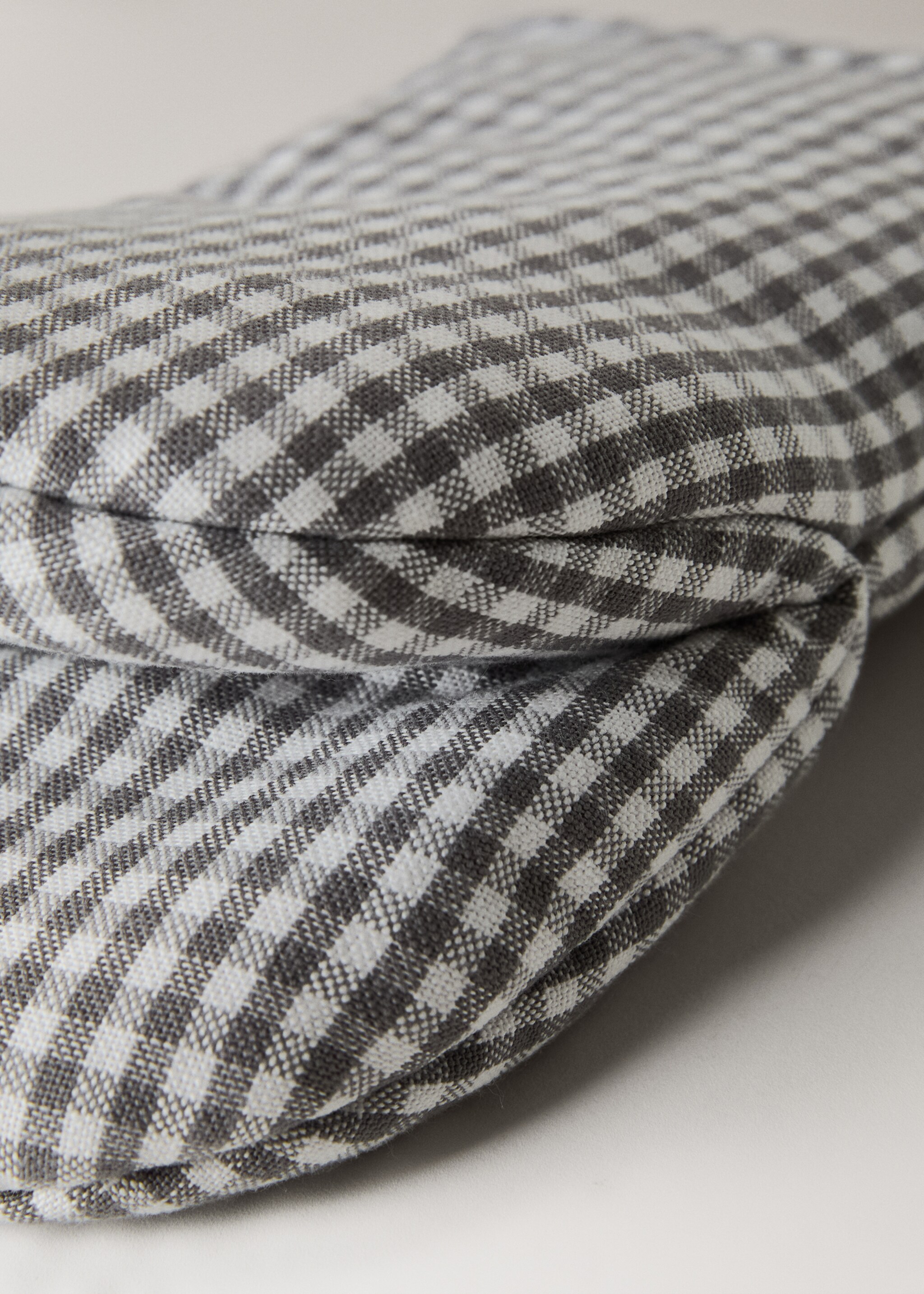 Check and striped oven mitt - Details of the article 2, Medium Grey. Ref: 17053328-00.