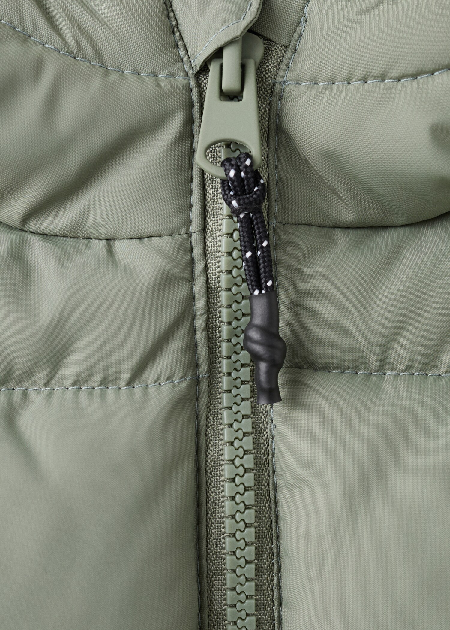 Hooded liner quilted coat - Details of the article 8