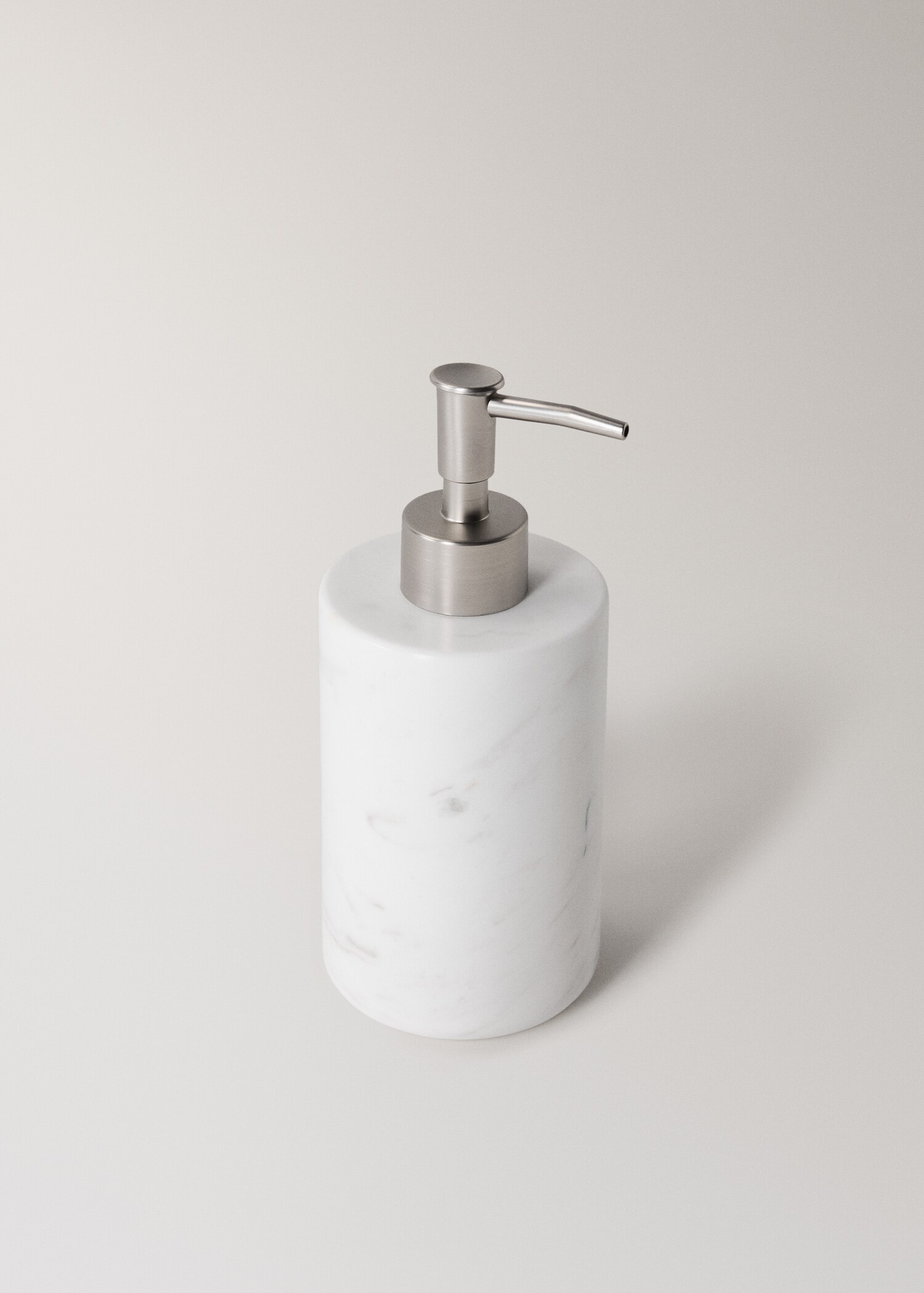 Plain marble soap dispenser - Details of the article 1