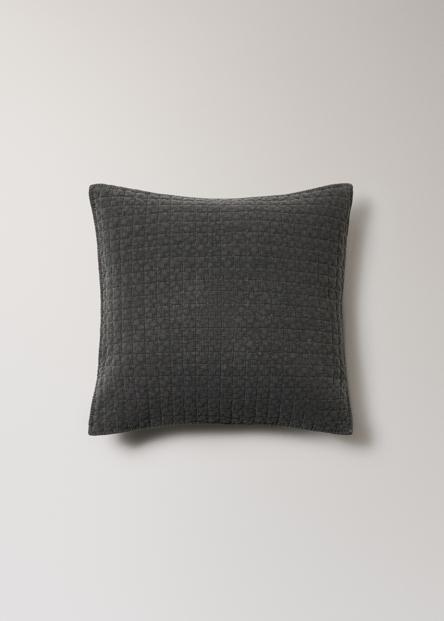 Pynteputetrekk til seng i garment dyed bomull, 50x50 cm - Artikkel uten modell