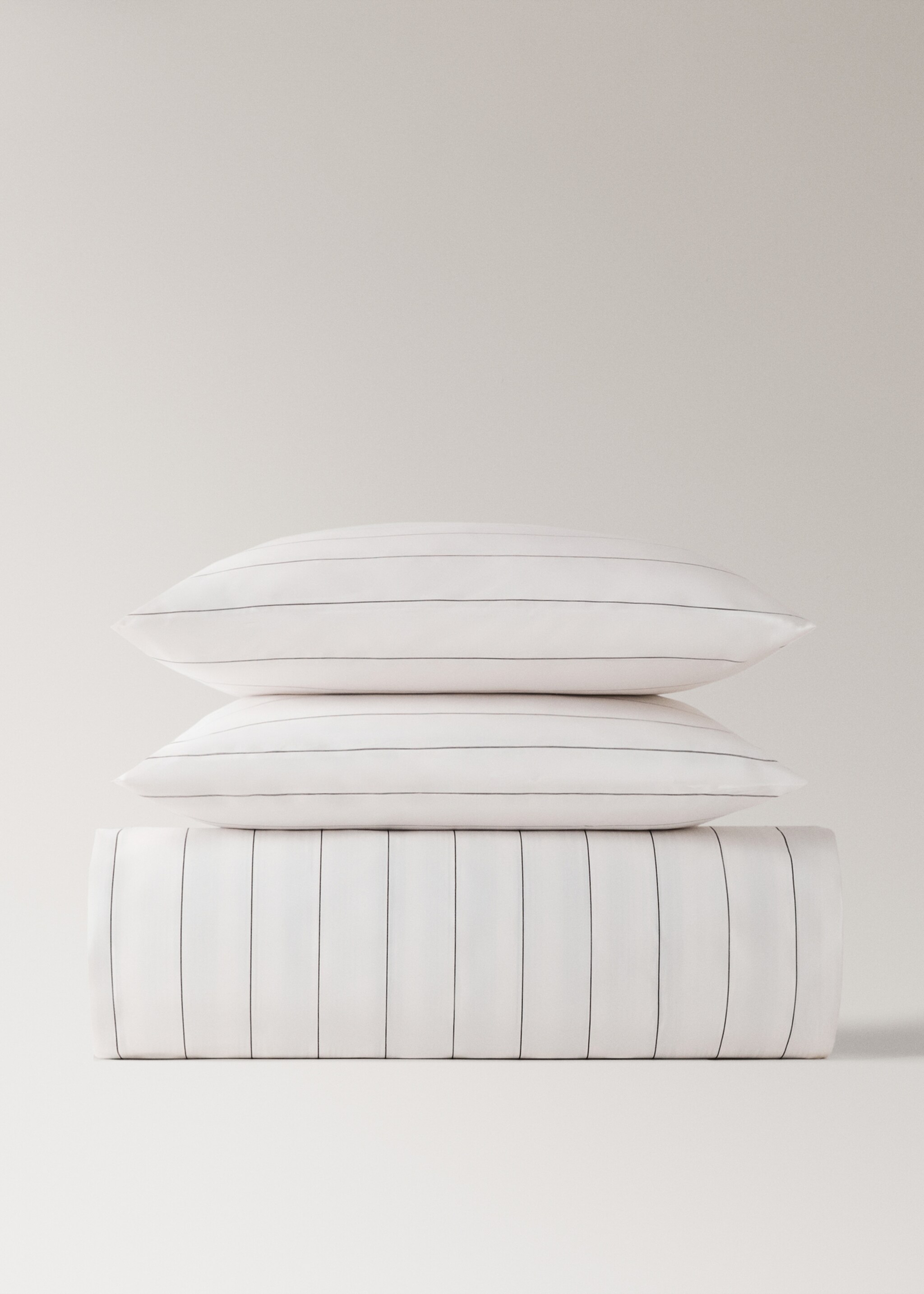 Reversible striped cotton duvet cover for 180 cm bed - Details of the article 4, Off White. Ref: 17053813-00.