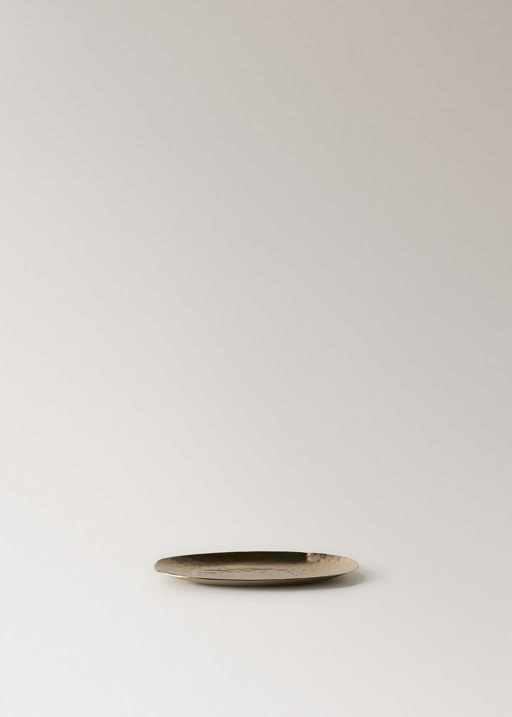 Medium golden decorative tray