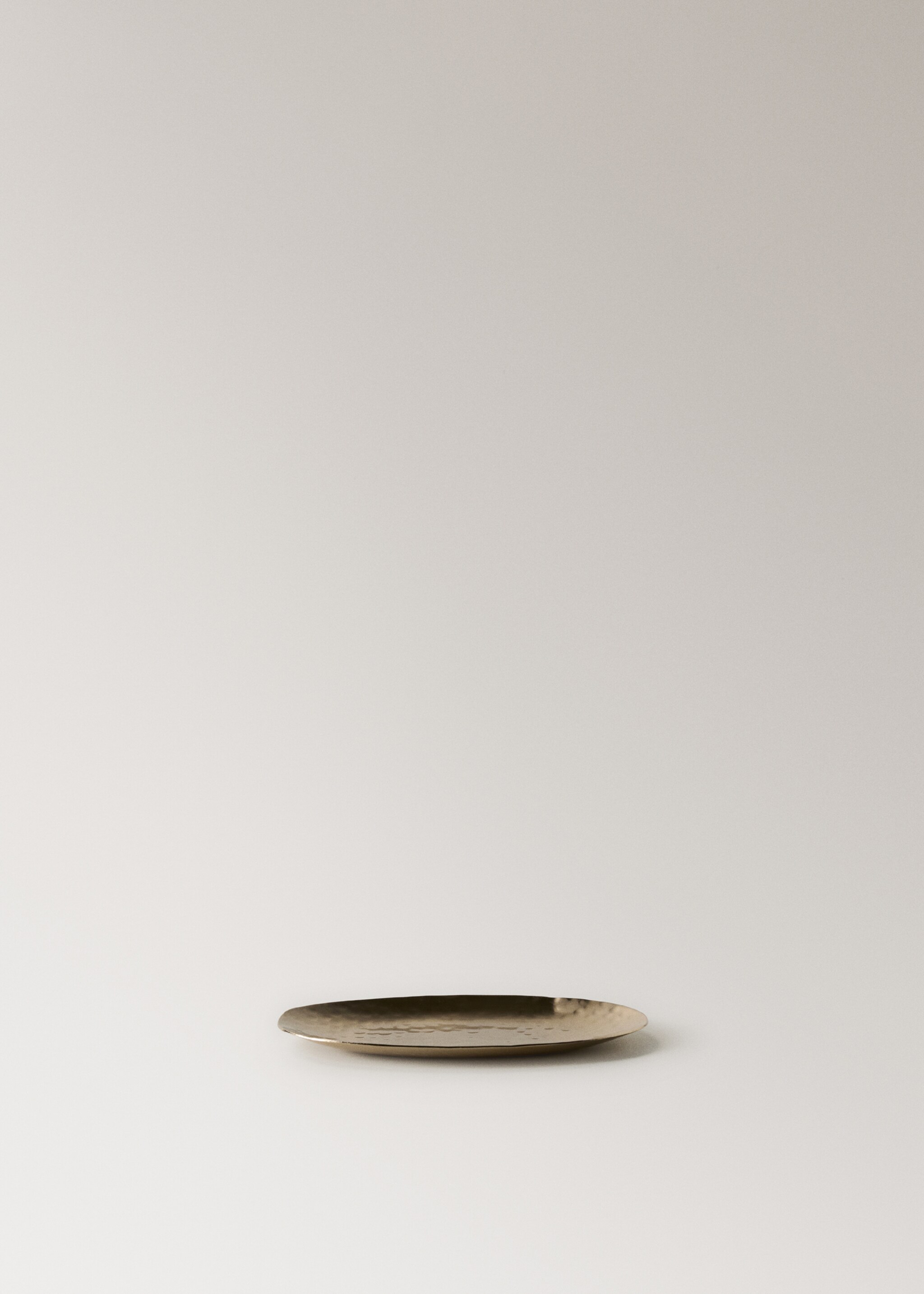 Golden decorative tray medium size - Article without model, Gold. Ref: 17053818-00.