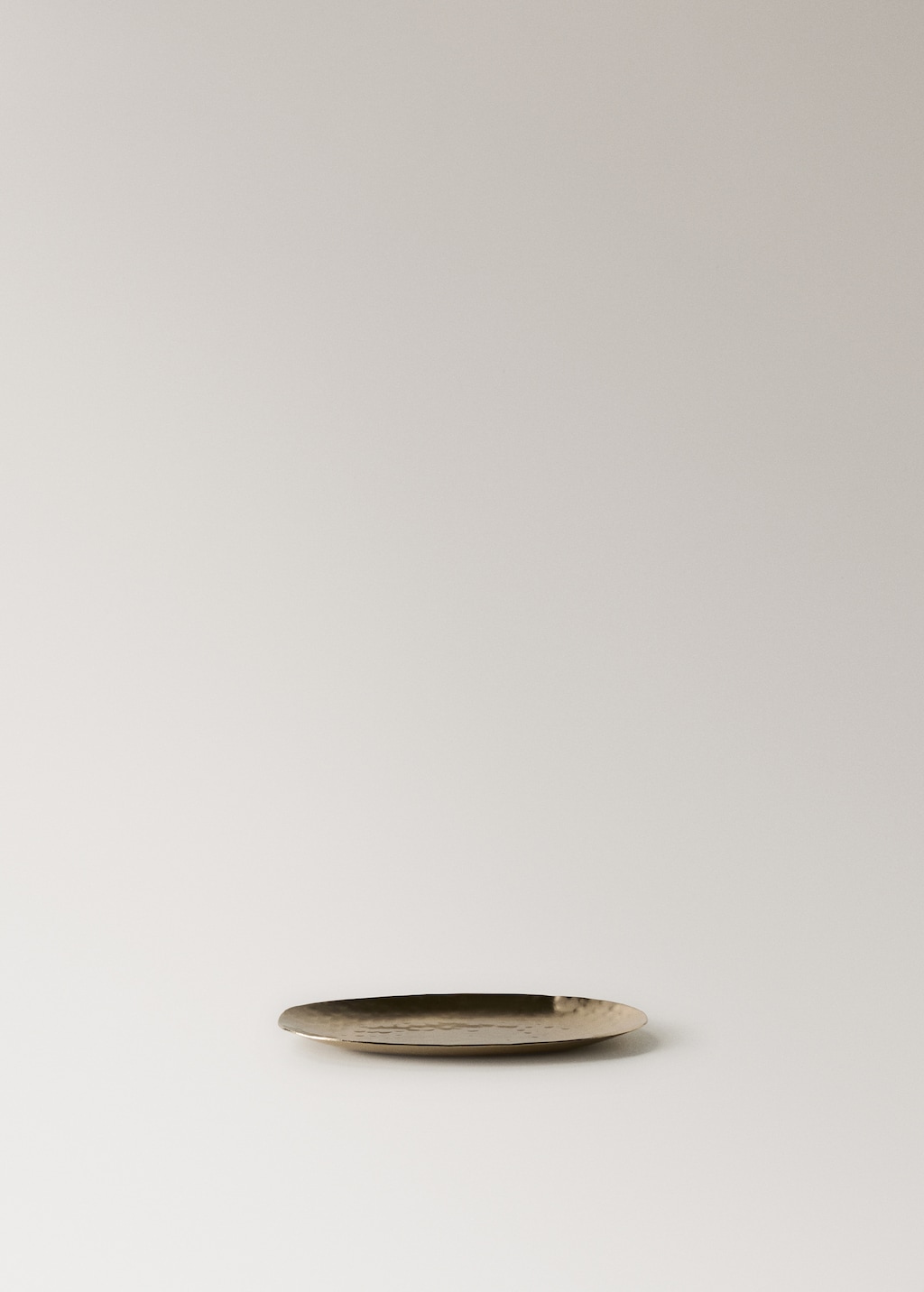 Medium golden decorative tray