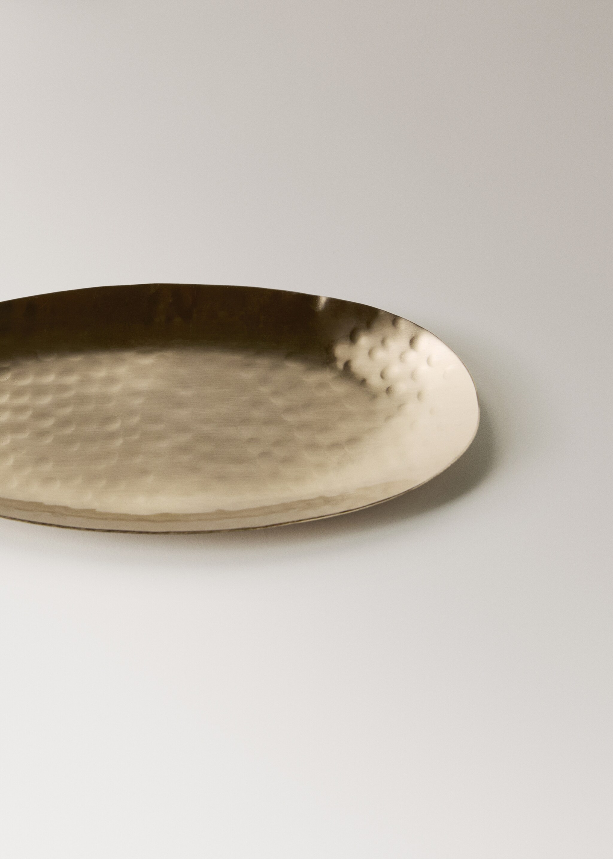 Golden decorative tray medium size - Details of the article 1, Gold. Ref: 17053818-00.