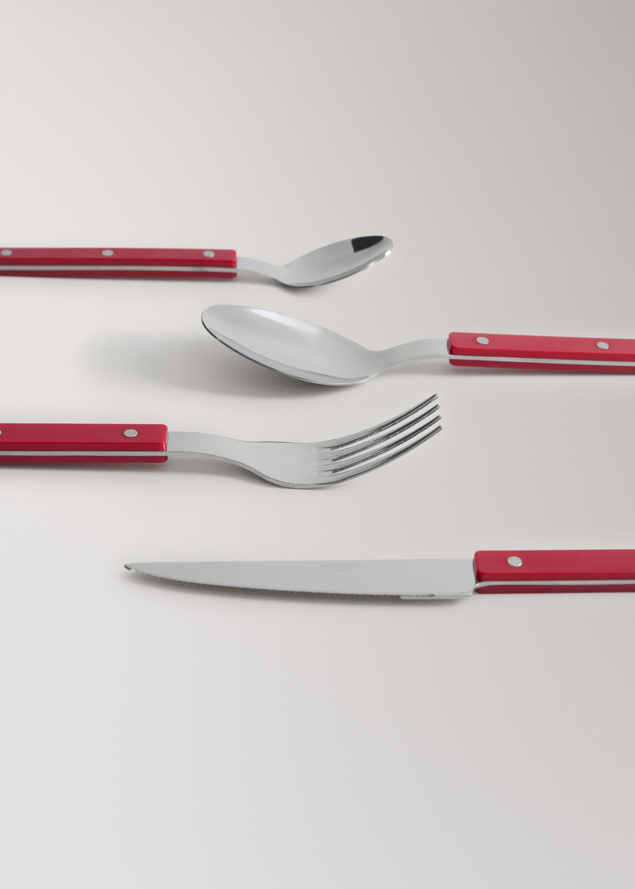 Stainless steel cutlery set with resin handles - Details of the article 3, Red. Ref: 17053826-00.