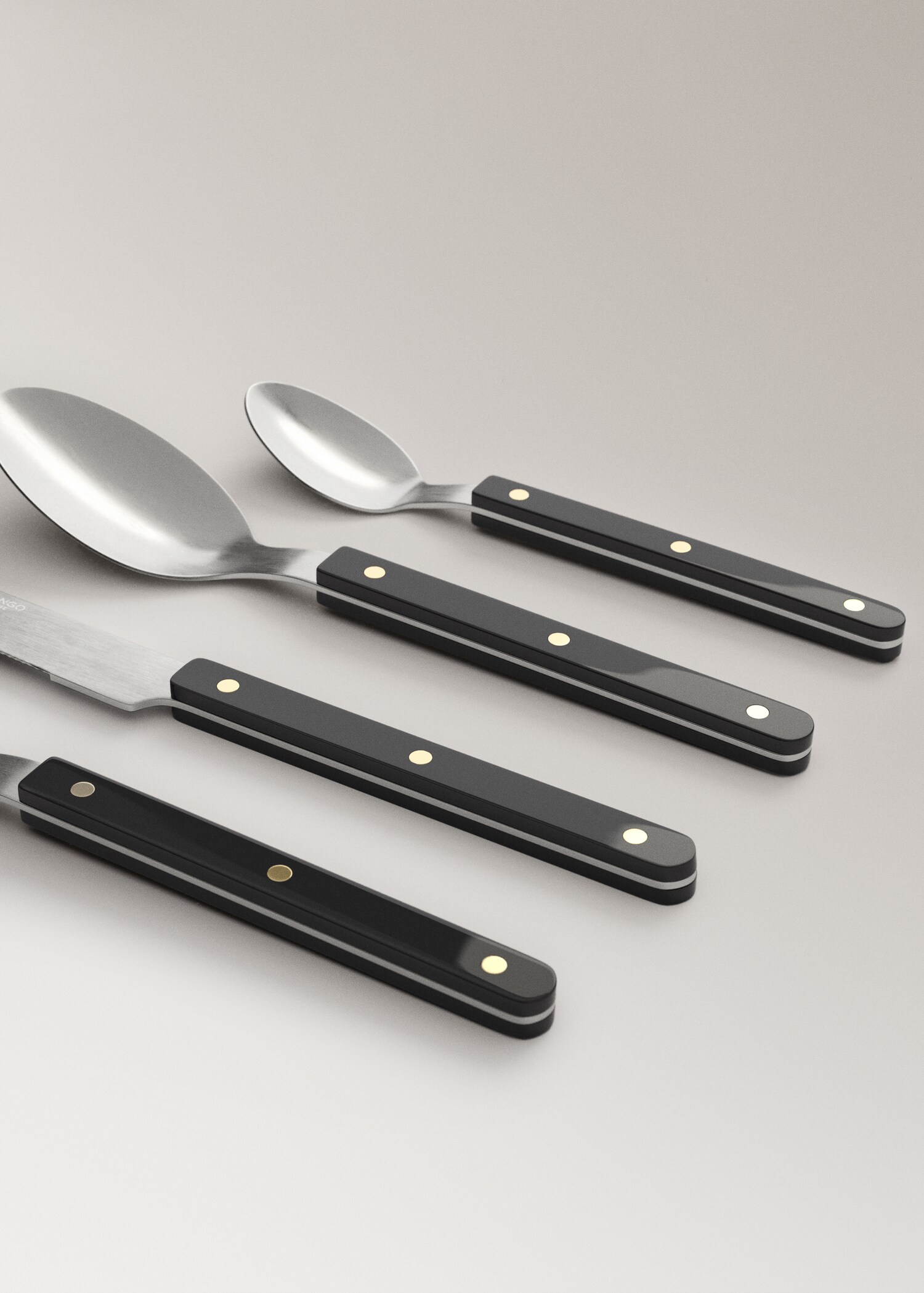 Stainless steel cutlery set with resin handles - Details of the article 1