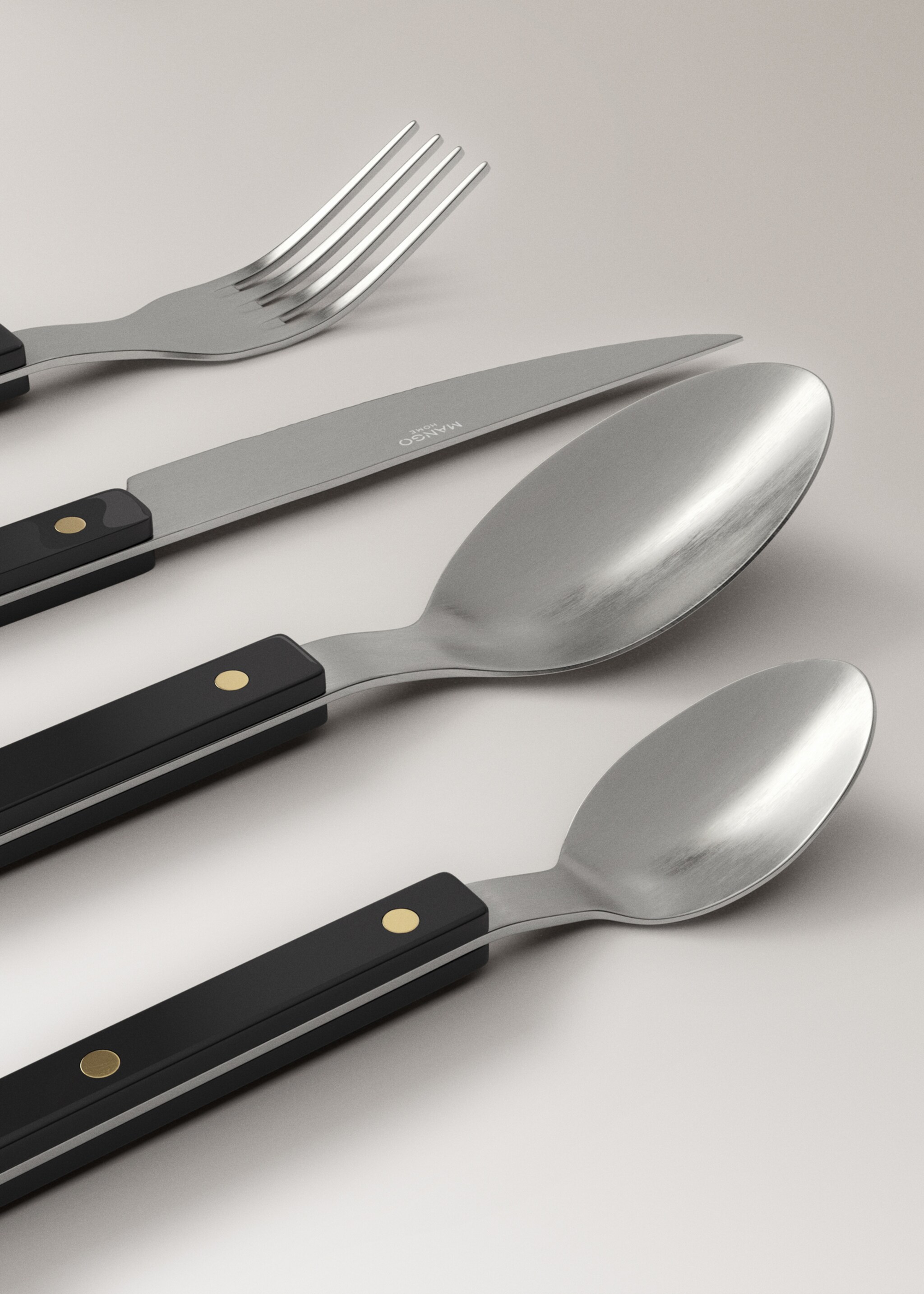 Stainless steel cutlery set with resin handles - Details of the article 2, Black. Ref: 17053826-00.
