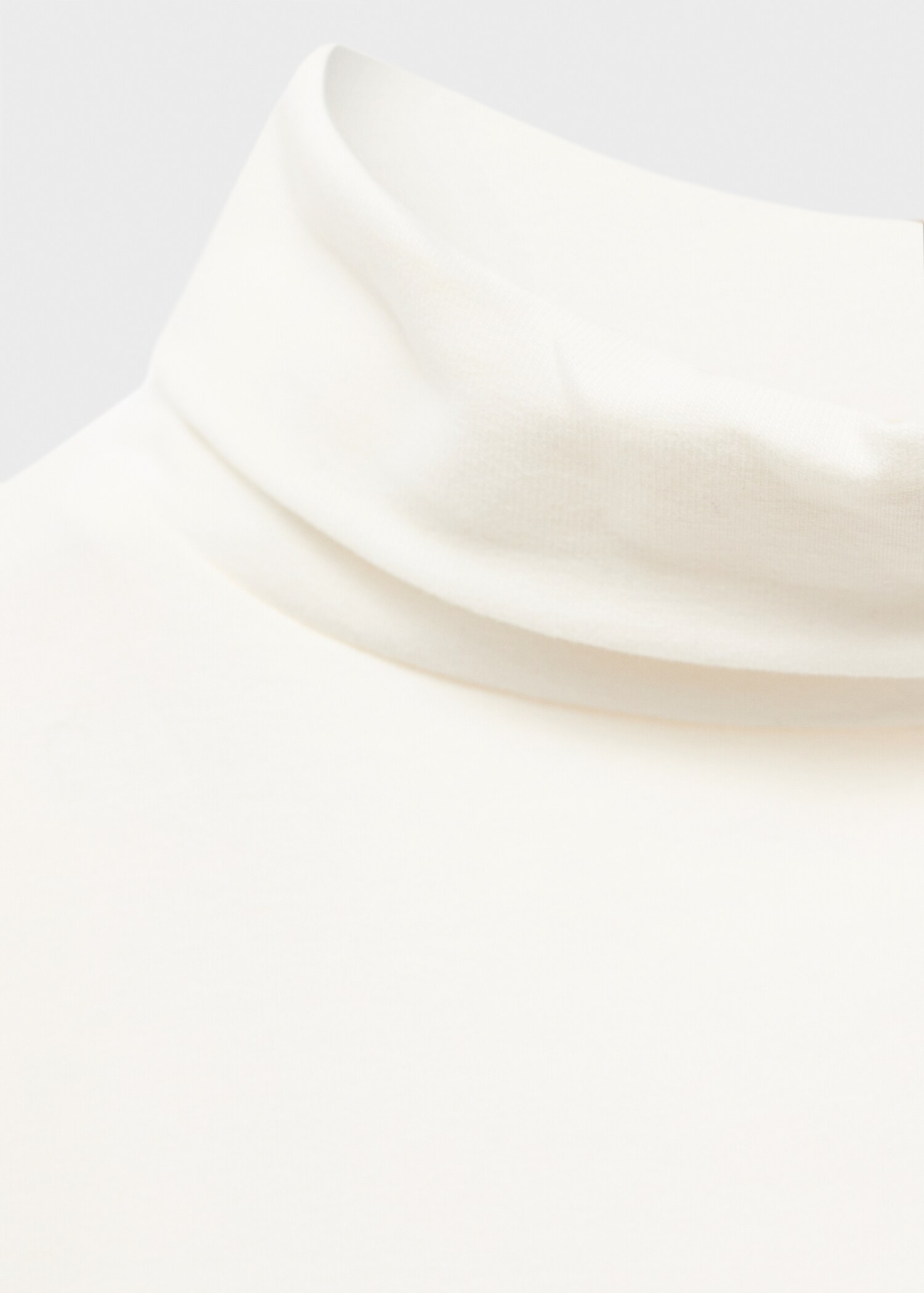 Camiseta cuello alto - Detalle del artículo 8