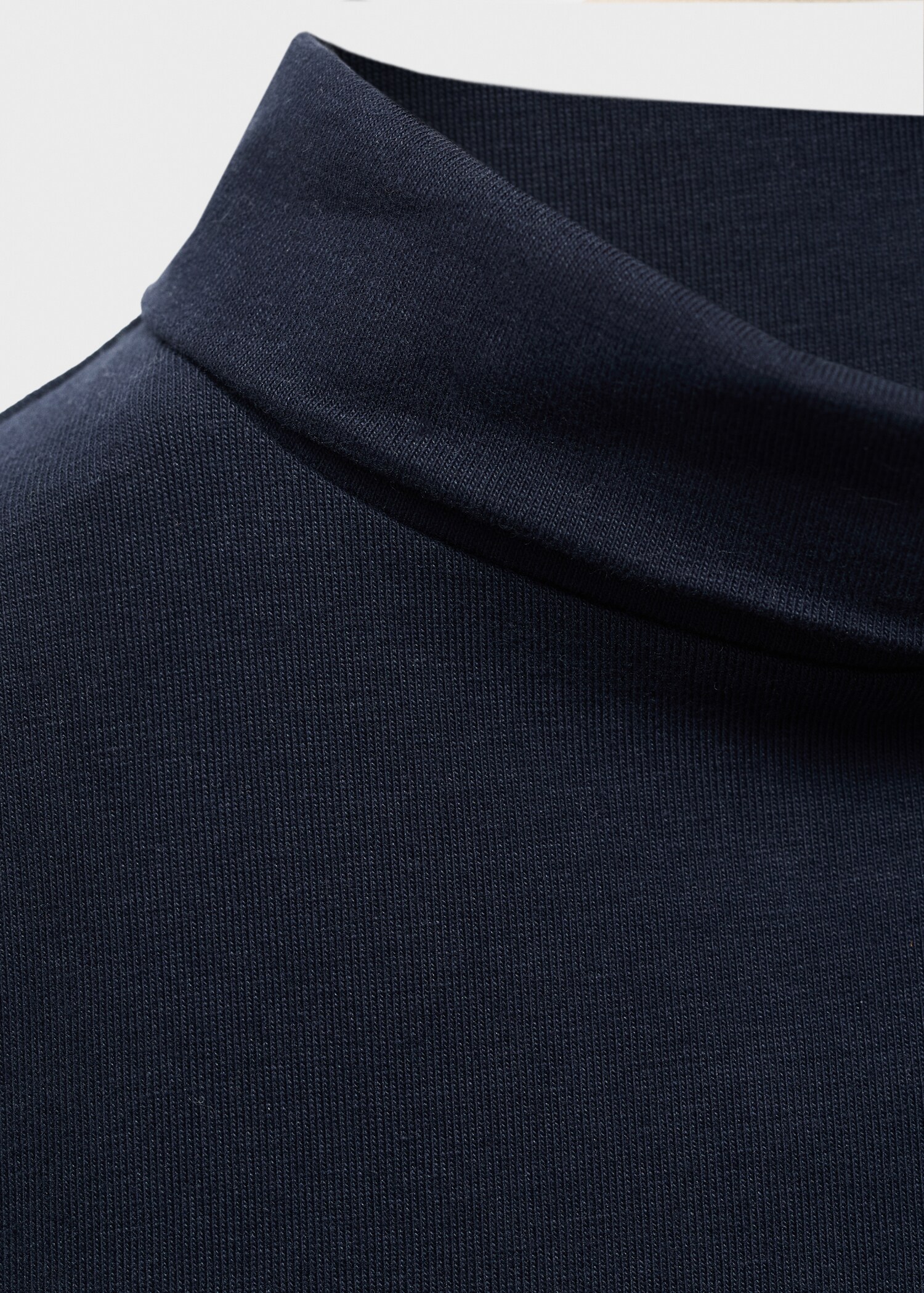 Camiseta cuello alto - Detalle del artículo 8