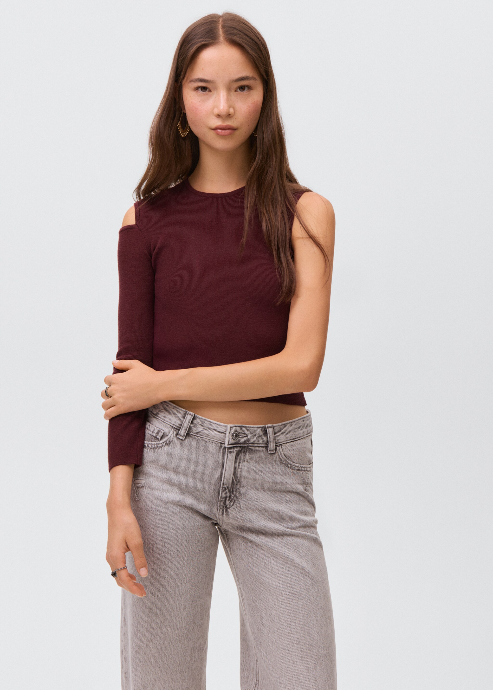 Asymmetrical t-shirt with cut-out - Medium plane