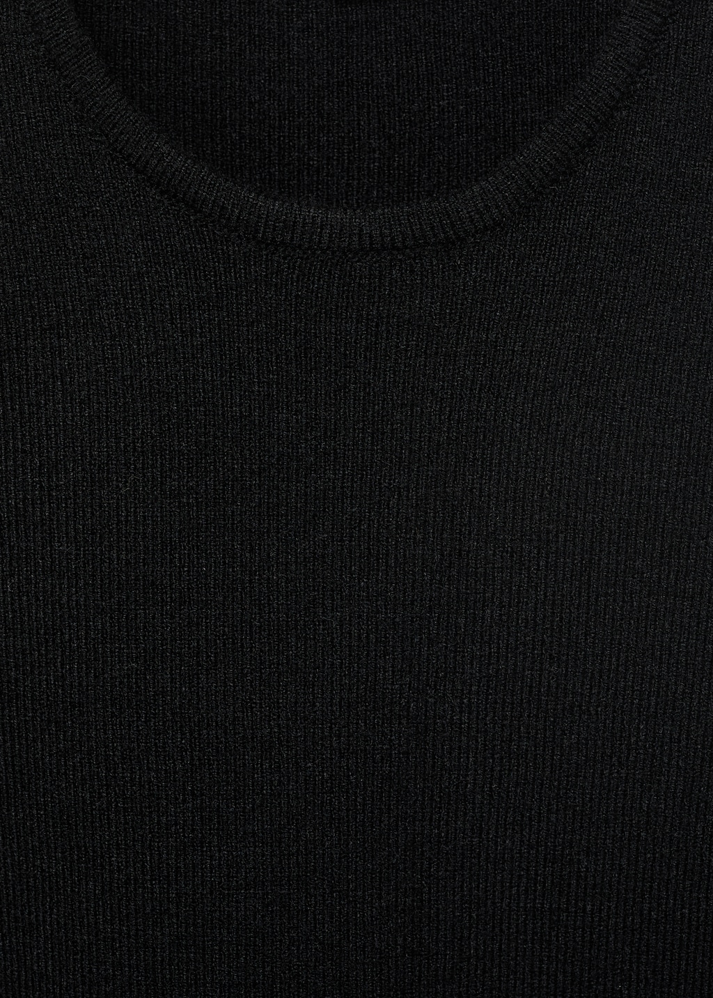 Asymmetrical t-shirt with cut-out