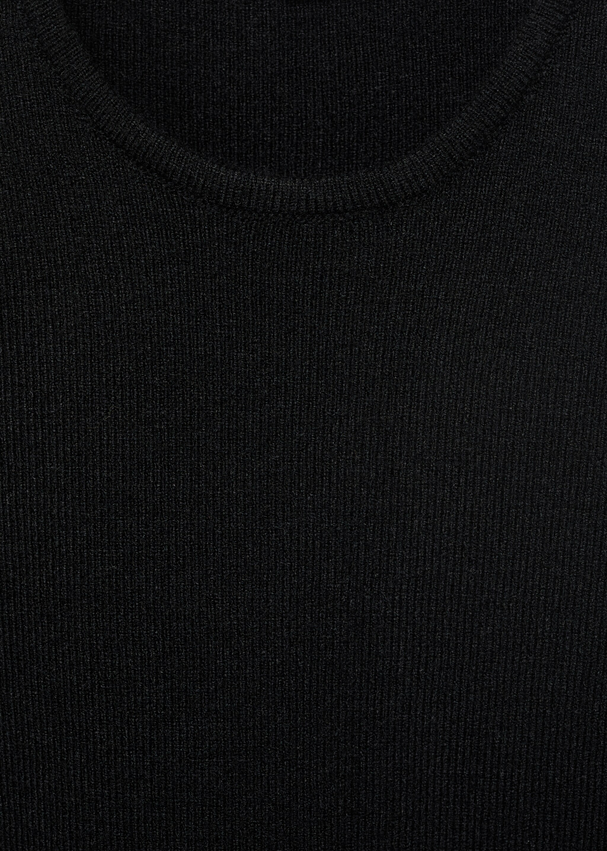 Asymmetrical t-shirt with cut-out - Details of the article 0