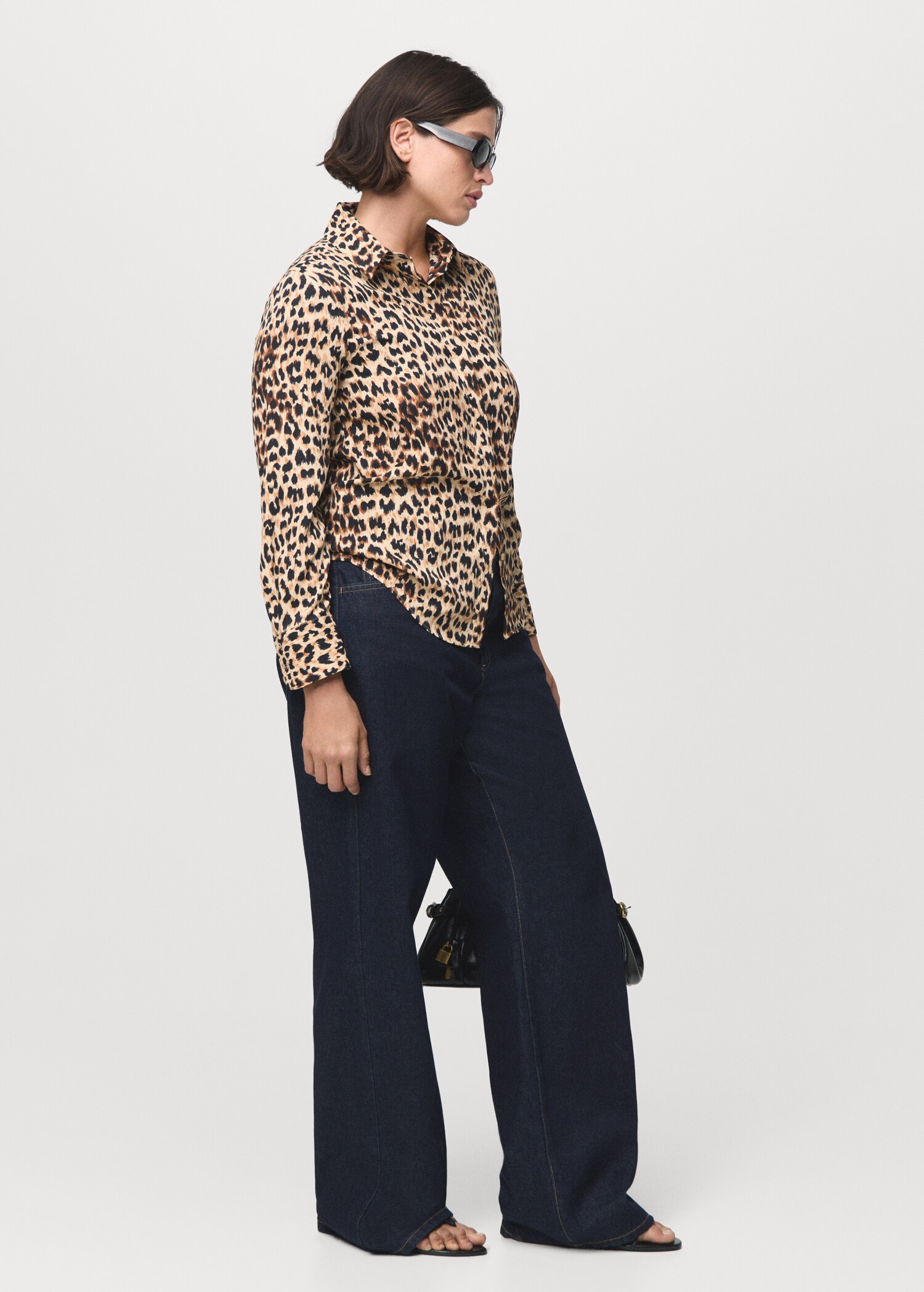 Fluid long-sleeved blouse - Details of the article 3