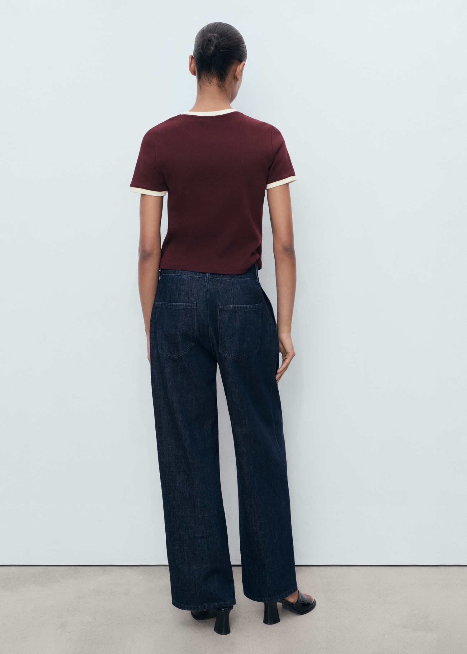 Buttoned cotton T-shirt - Reverse of the article