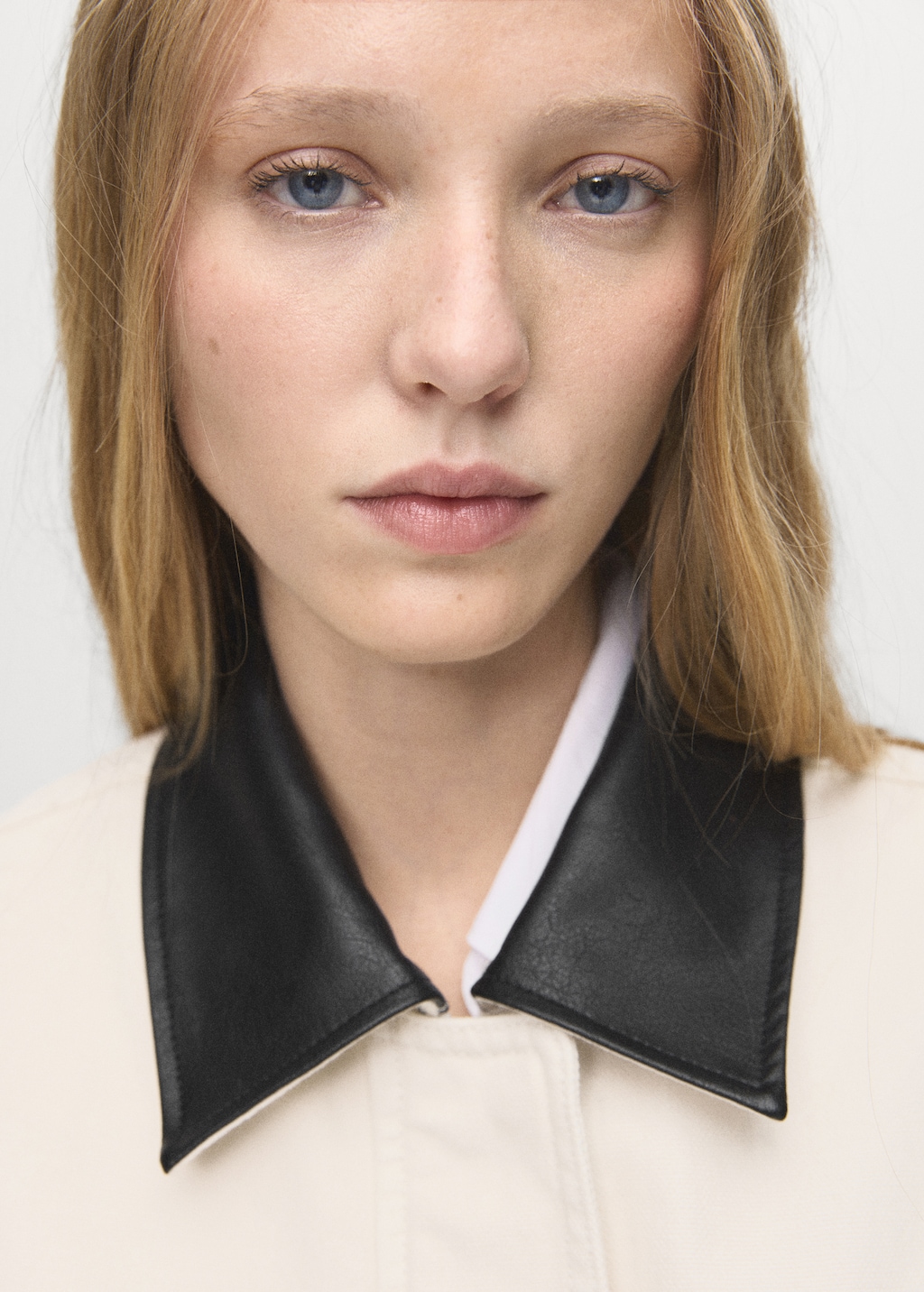 Denim barn jacket with contrasting collar