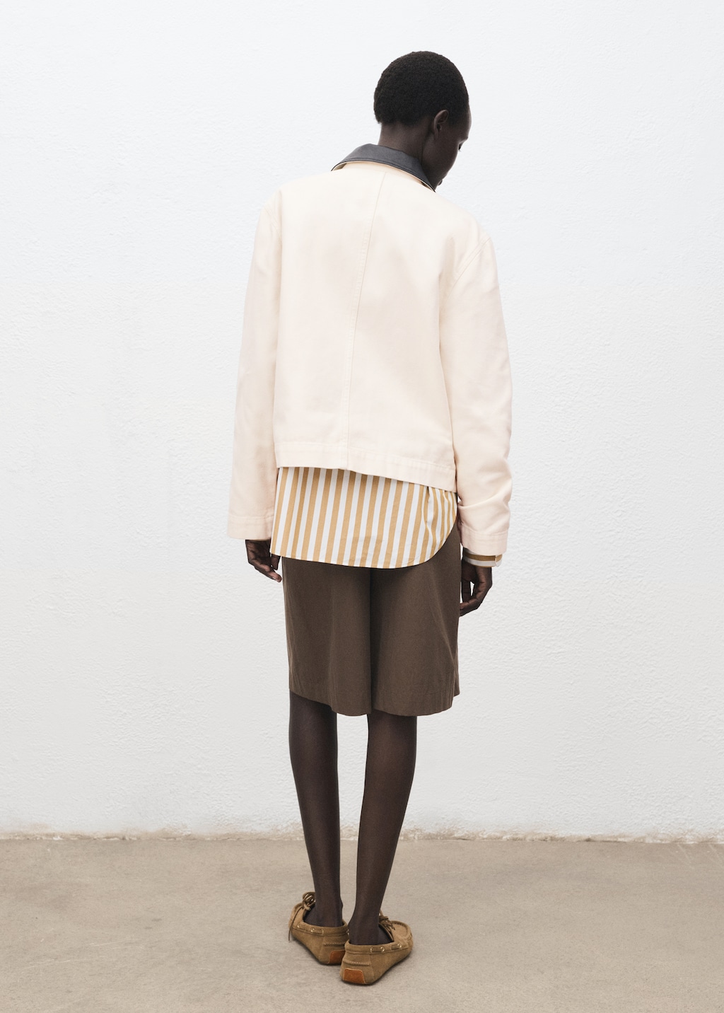 Denim barn jacket with contrasting collar