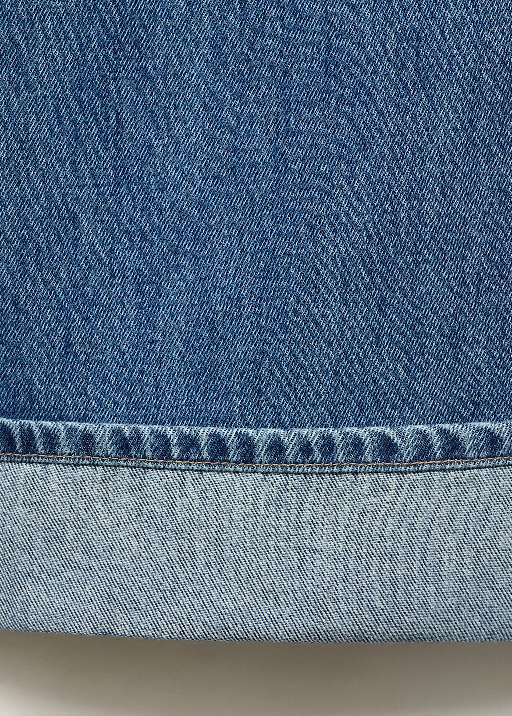 Wide-leg jeans with turn-up hem