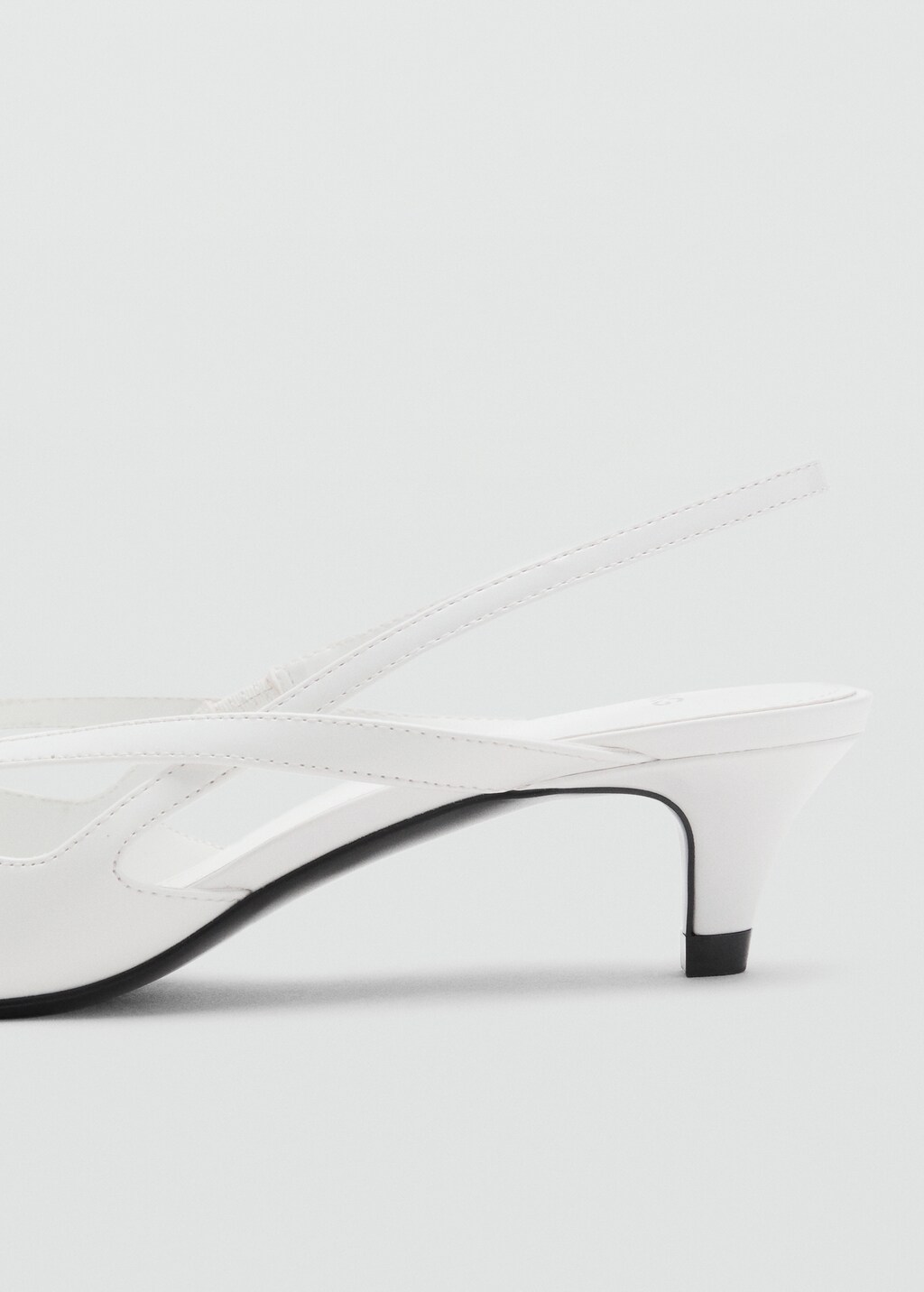Kitten-heel pointed shoes - image 4